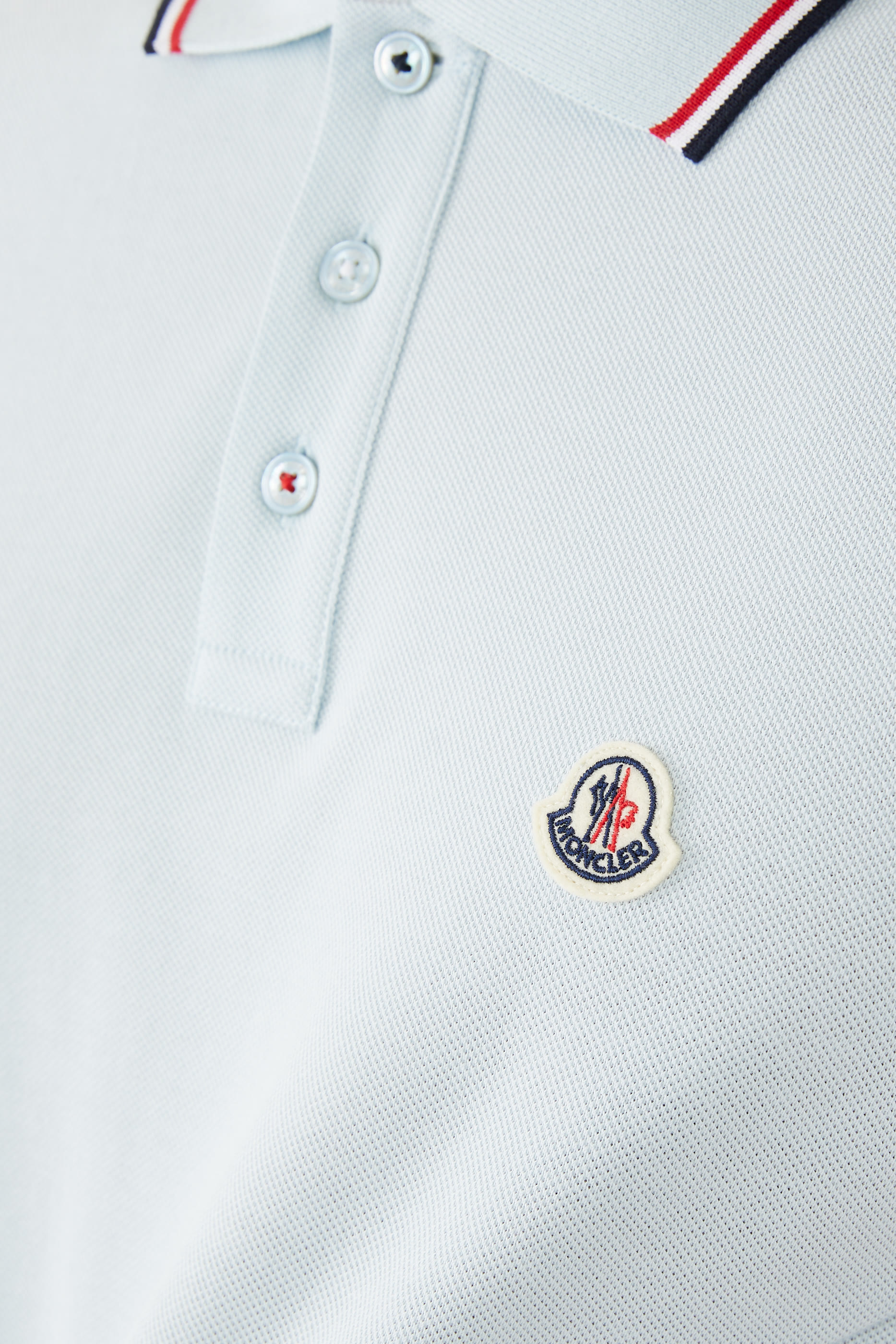 قميص بولو بشعار الماركة