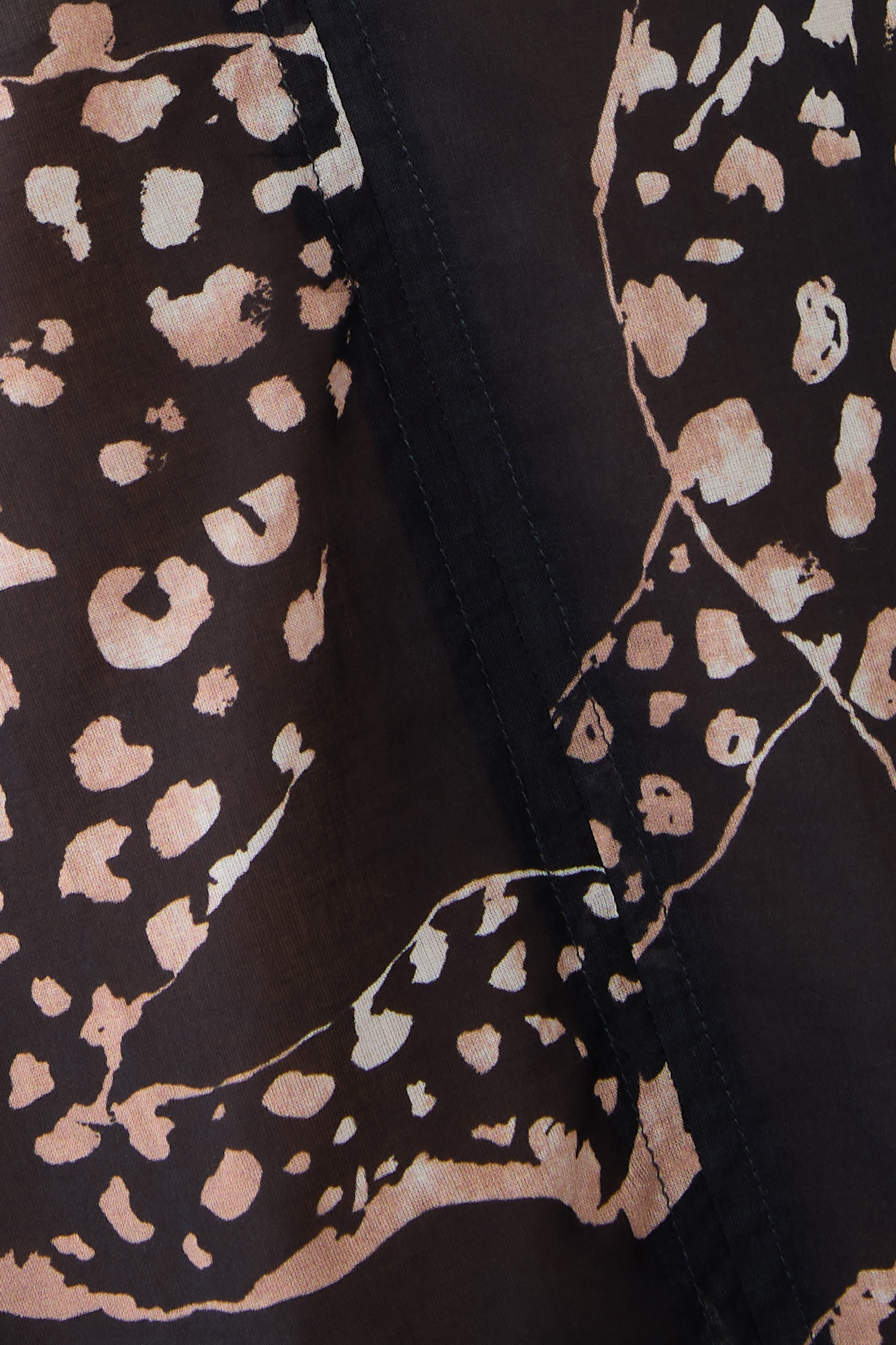 قفطان بقصة واسعة بأكمام طويلة مزين بطبعة فهد