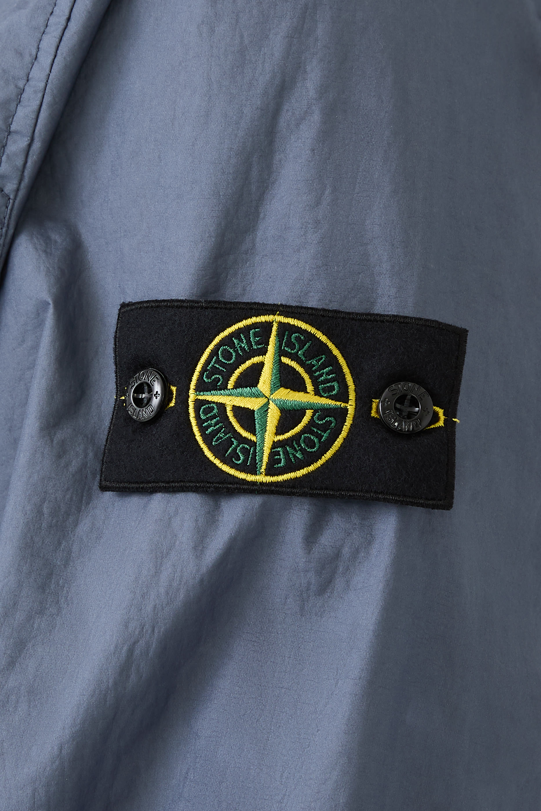 جاكيت بغطاء للرأس قماش مسامي مقاوم للماء