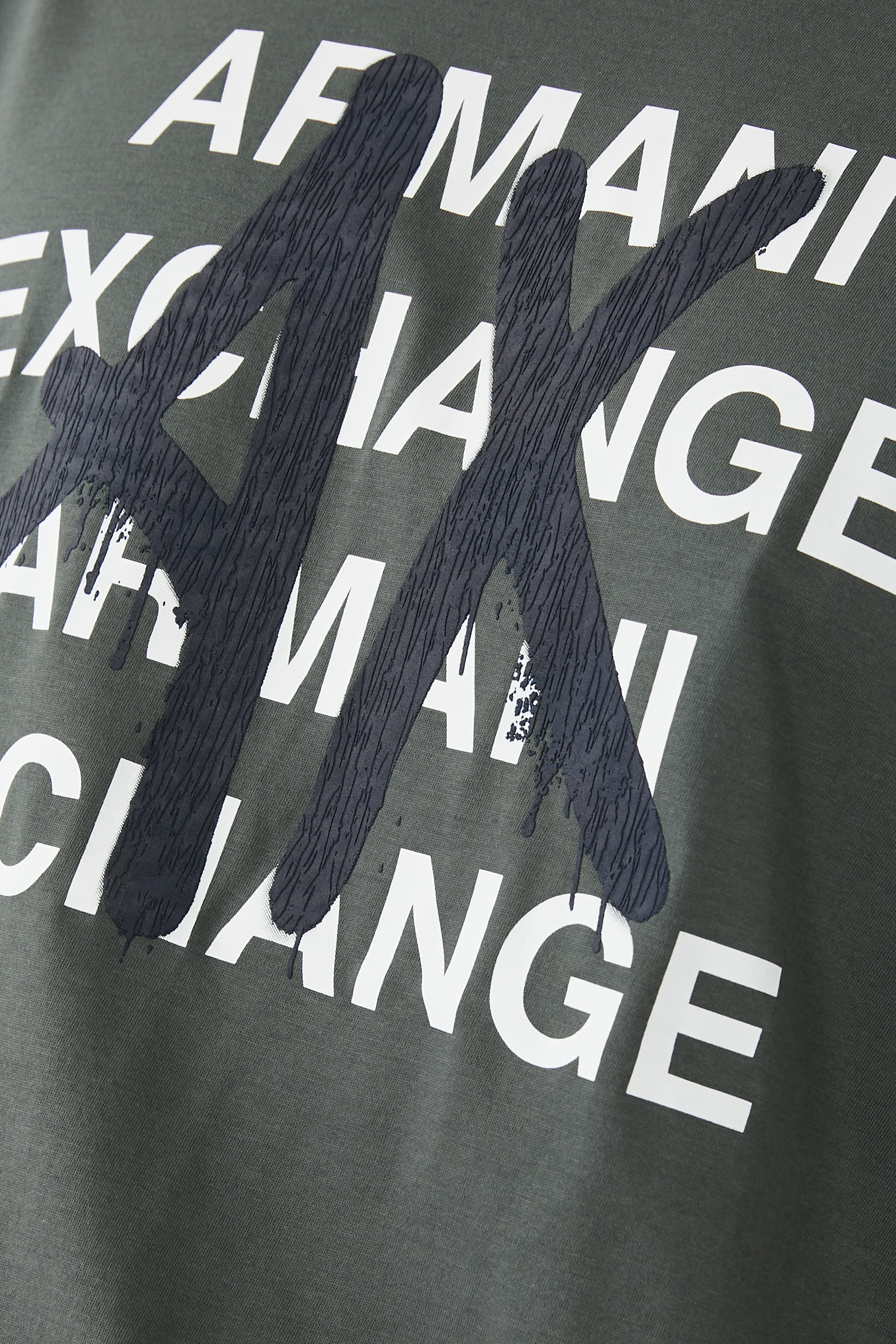 تيشيرت ميتا نايتشر بياقة ضيقة