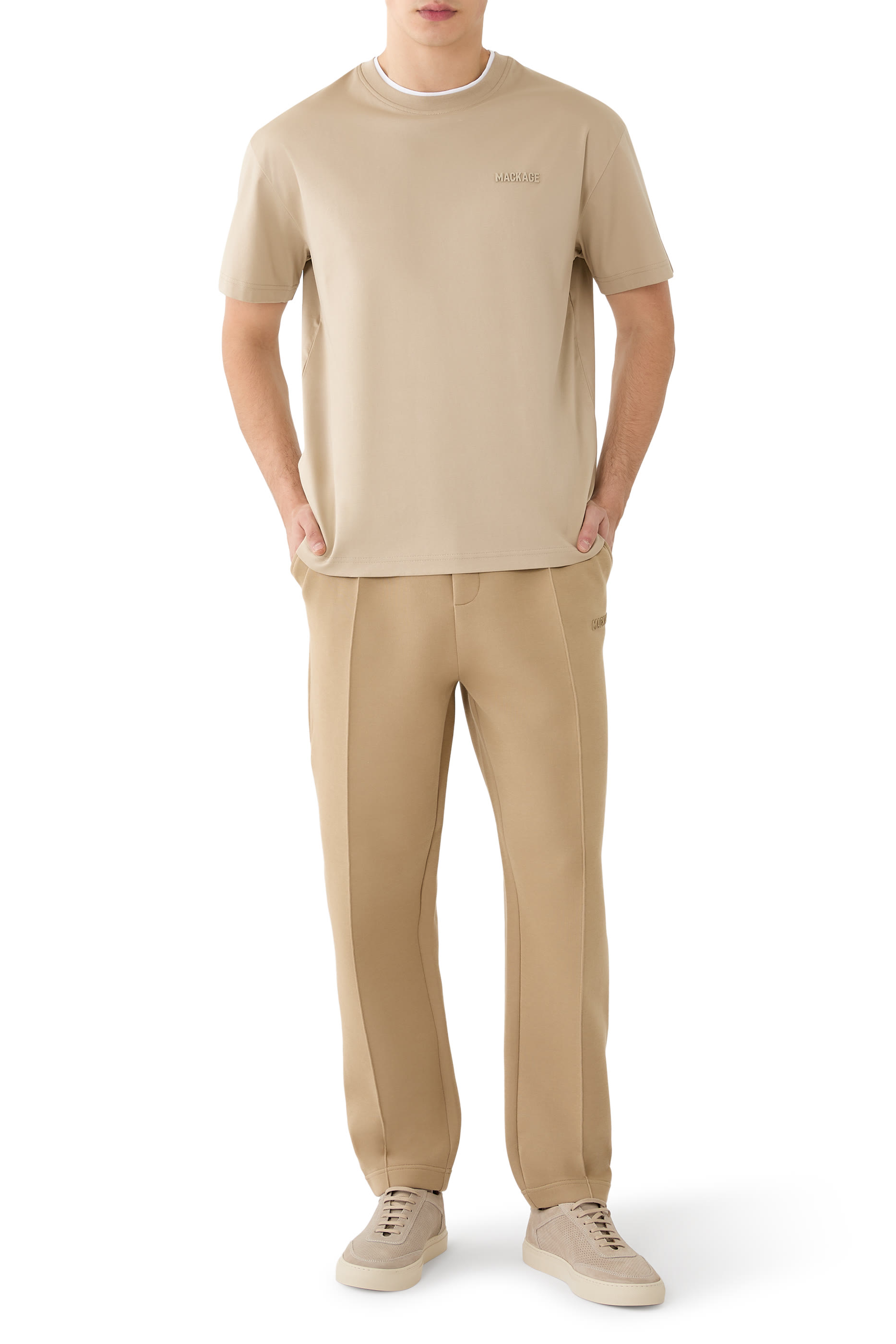 تيشيرت تي-إم إن في بياقة ضيقة مزدوجة