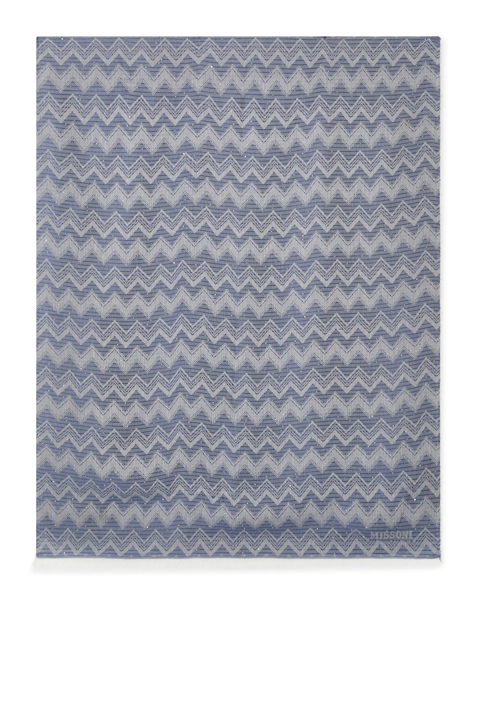 وشاح بنقشة خطوط شيفرون