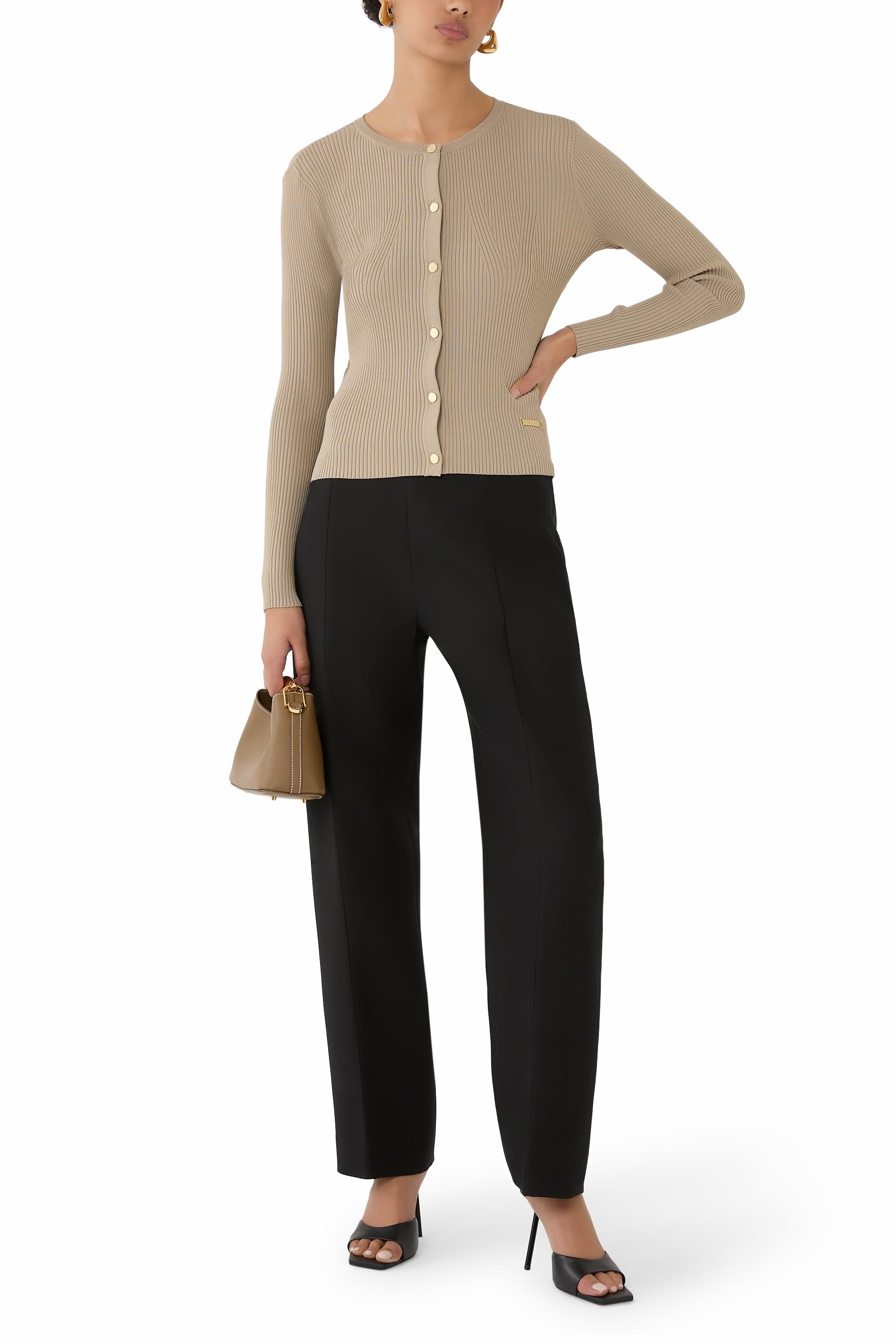 كارديجان بشعار الماركة