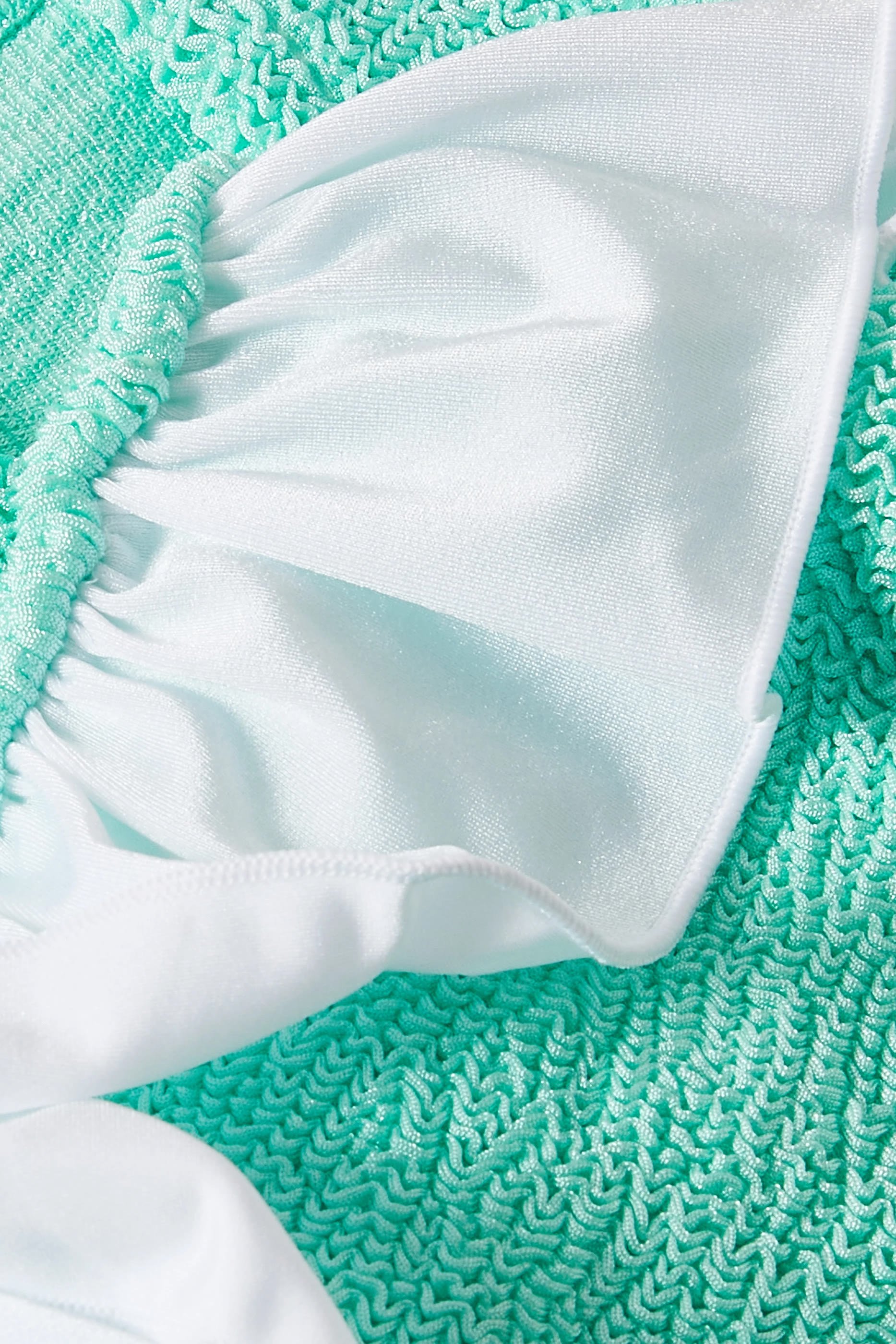 طقم بيكيني أوليف مزين بكشكش للأطفال