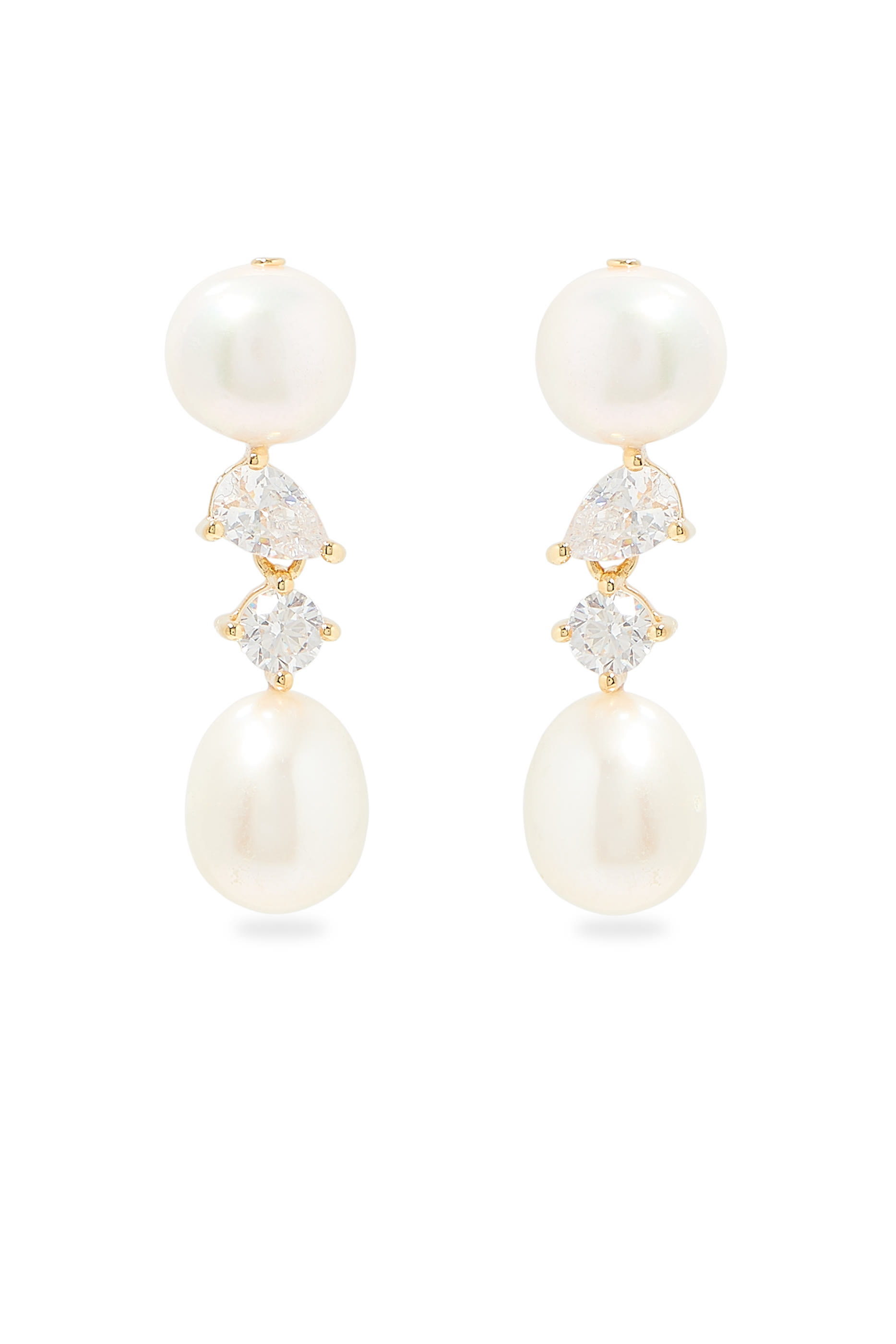 أقراط بروفسيس مزينة بلؤلؤ مياه عذبة وأحجار زركونيا مكعبة، فضة استرلينية معاد تدويرها مطلية بذهب أصفر عيار 18