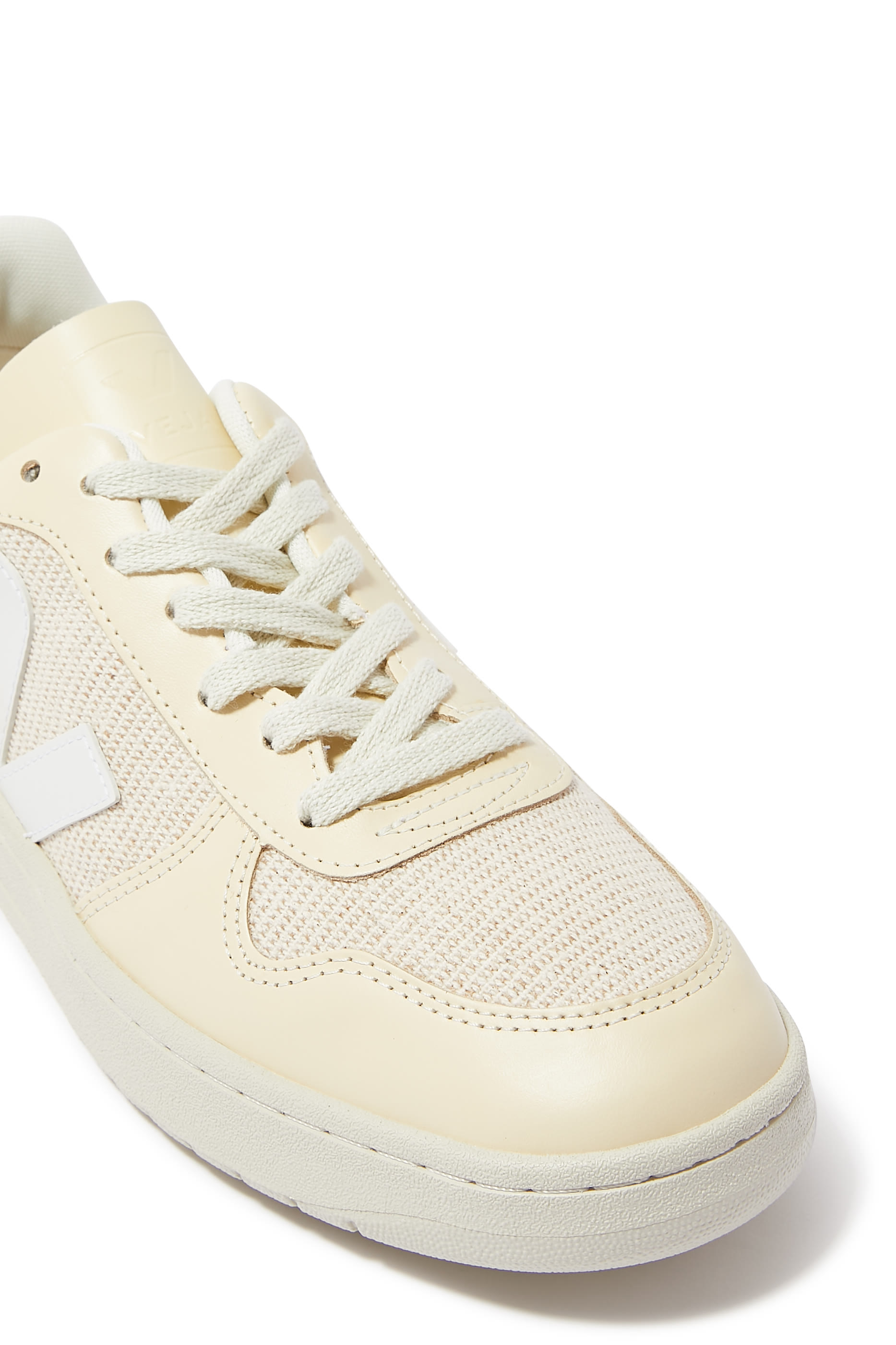 سنيكرز في-10 قنب بكاحل منخفض