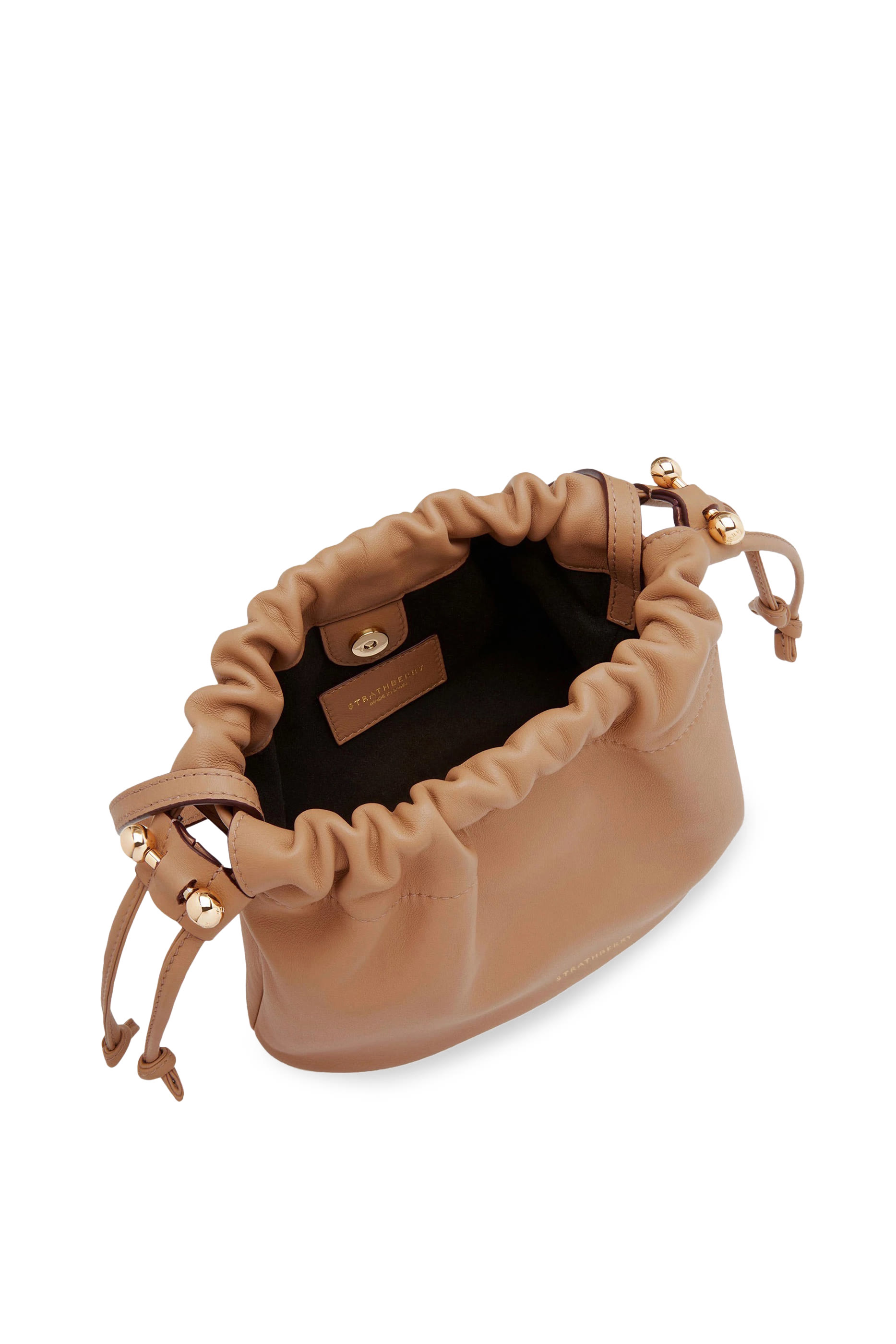 حقيبة شارلوت برباط تضييق جلد نابا