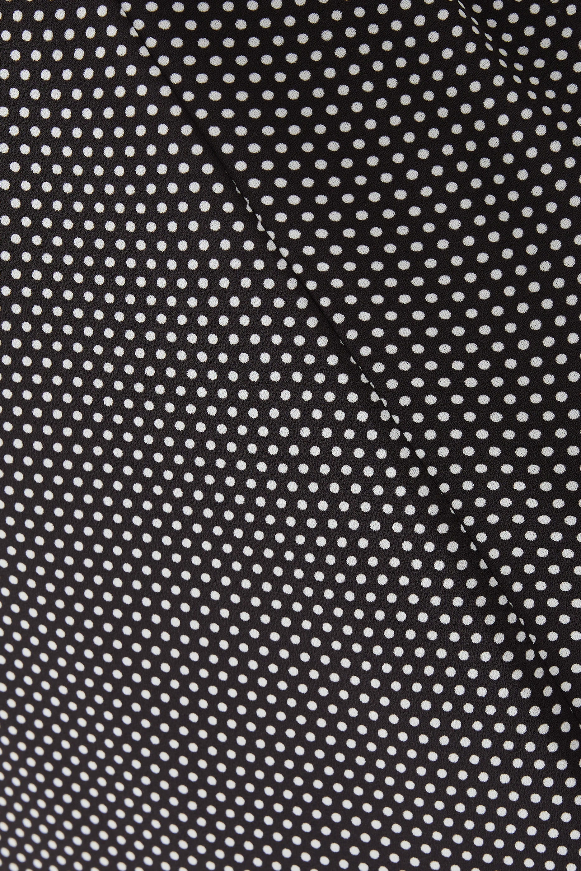 فستان متوسط الطول بقصة واسعة بأكمام قصيرة