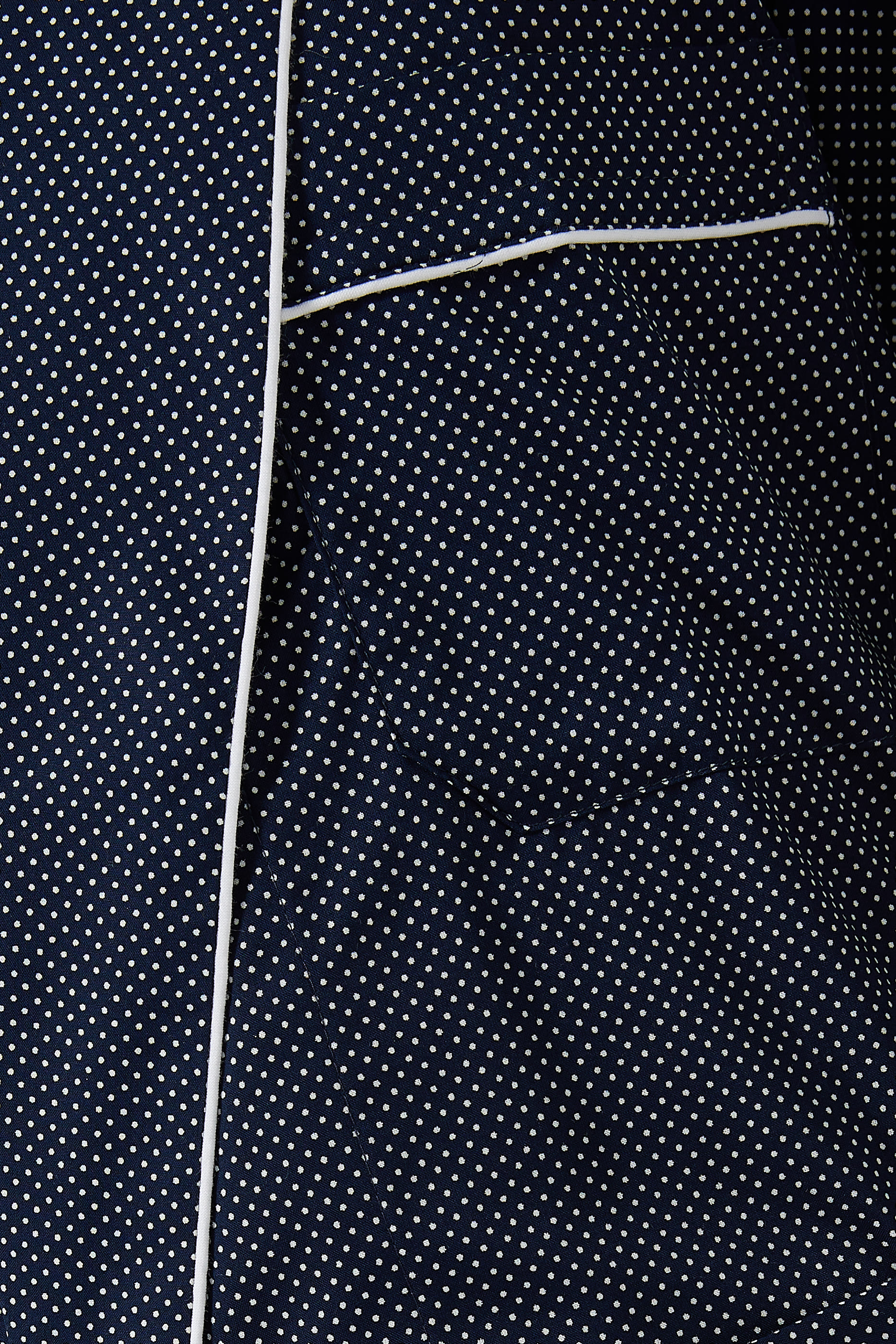 روب مزين بحواف ملفوفة