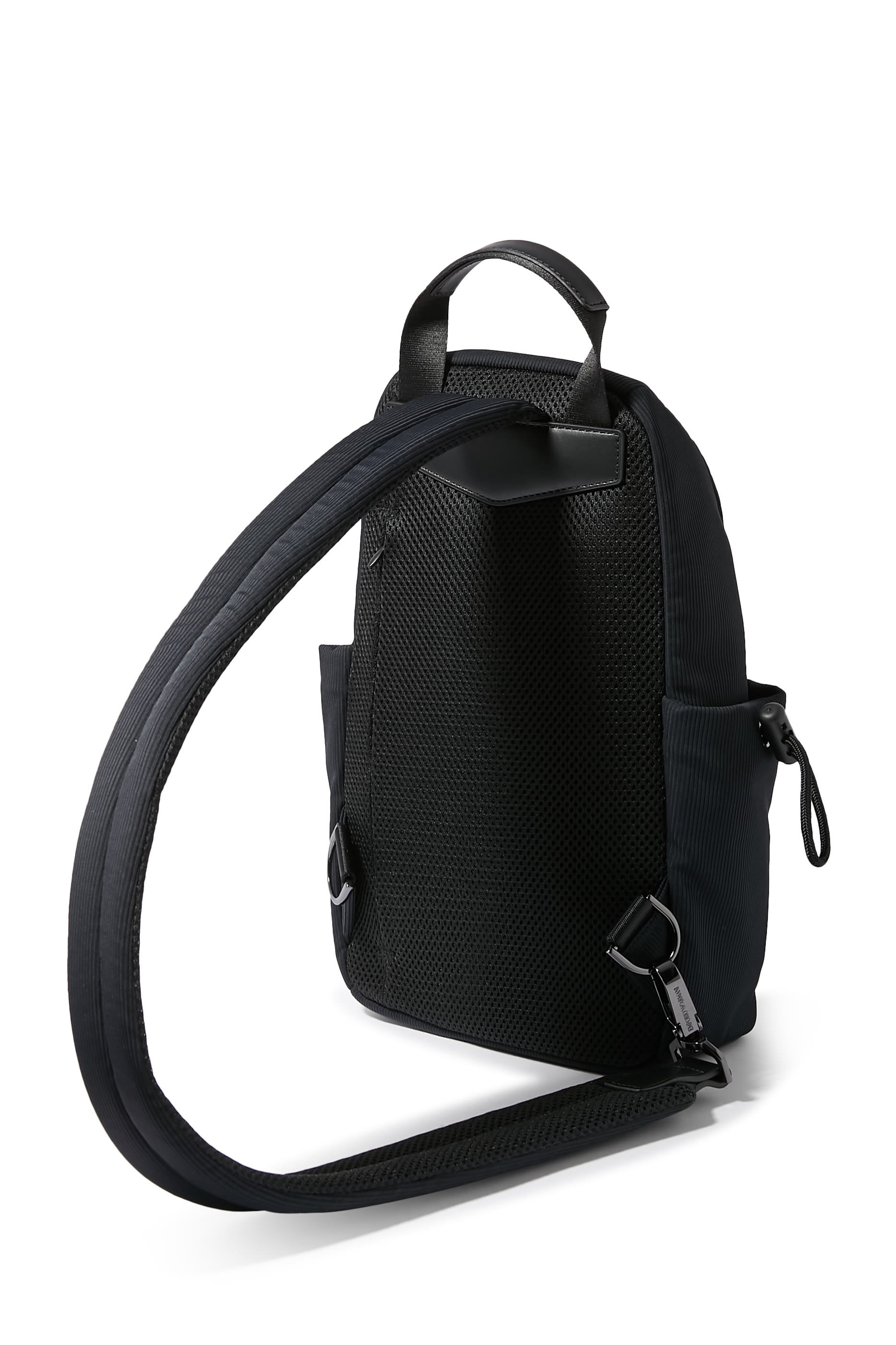 حقيبة كروس بودي برقعة شعار الماركة