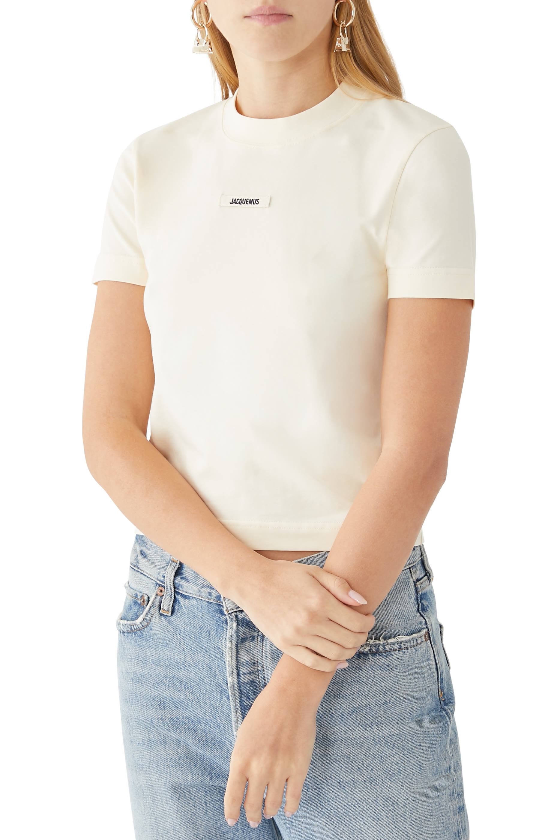 تيشييرت بشعار الماركة بارز الملمس