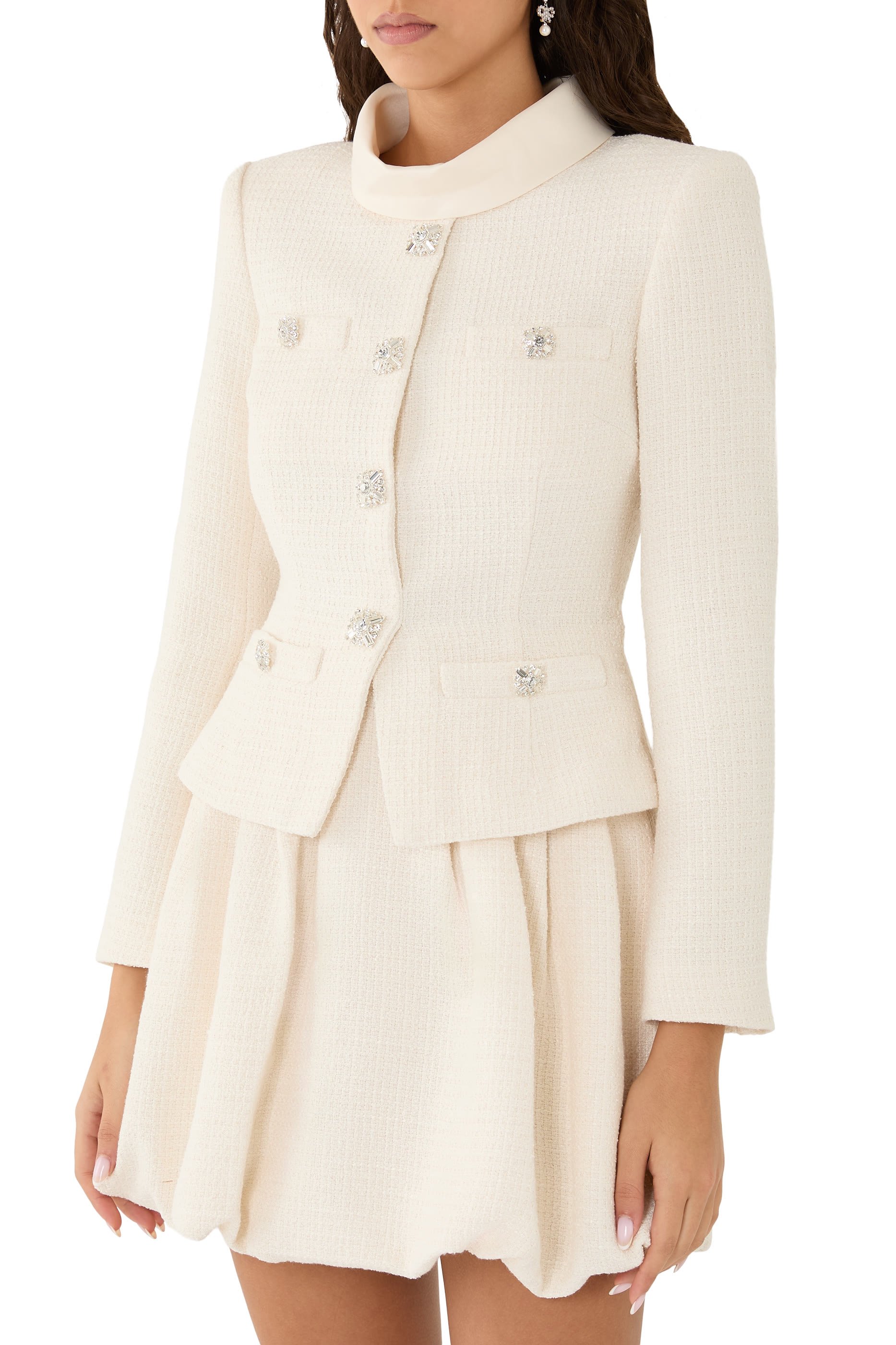 فستان قصير بوكليه بياقة 