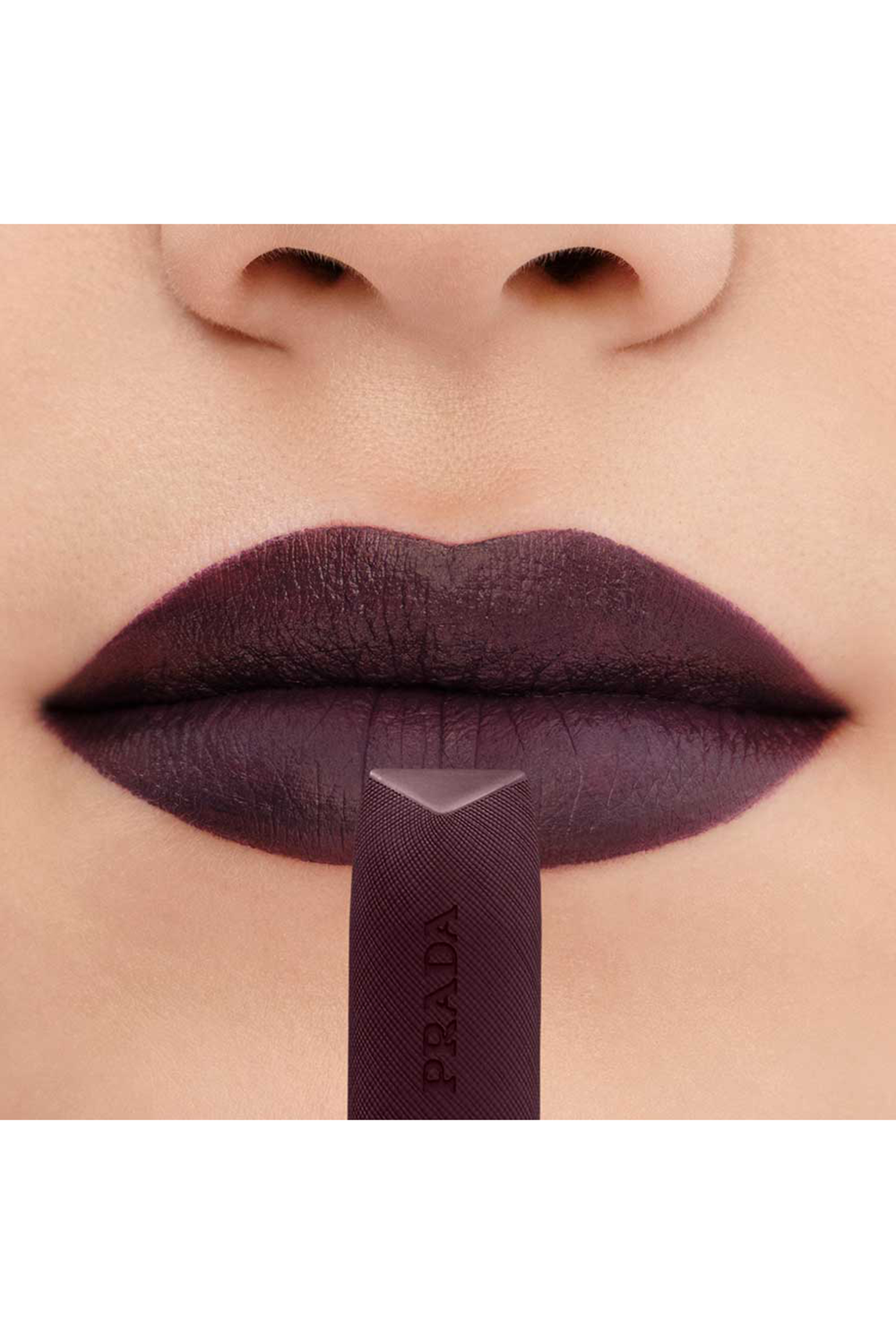 أحمر شفاه مونوكروم هايبر غير لامع