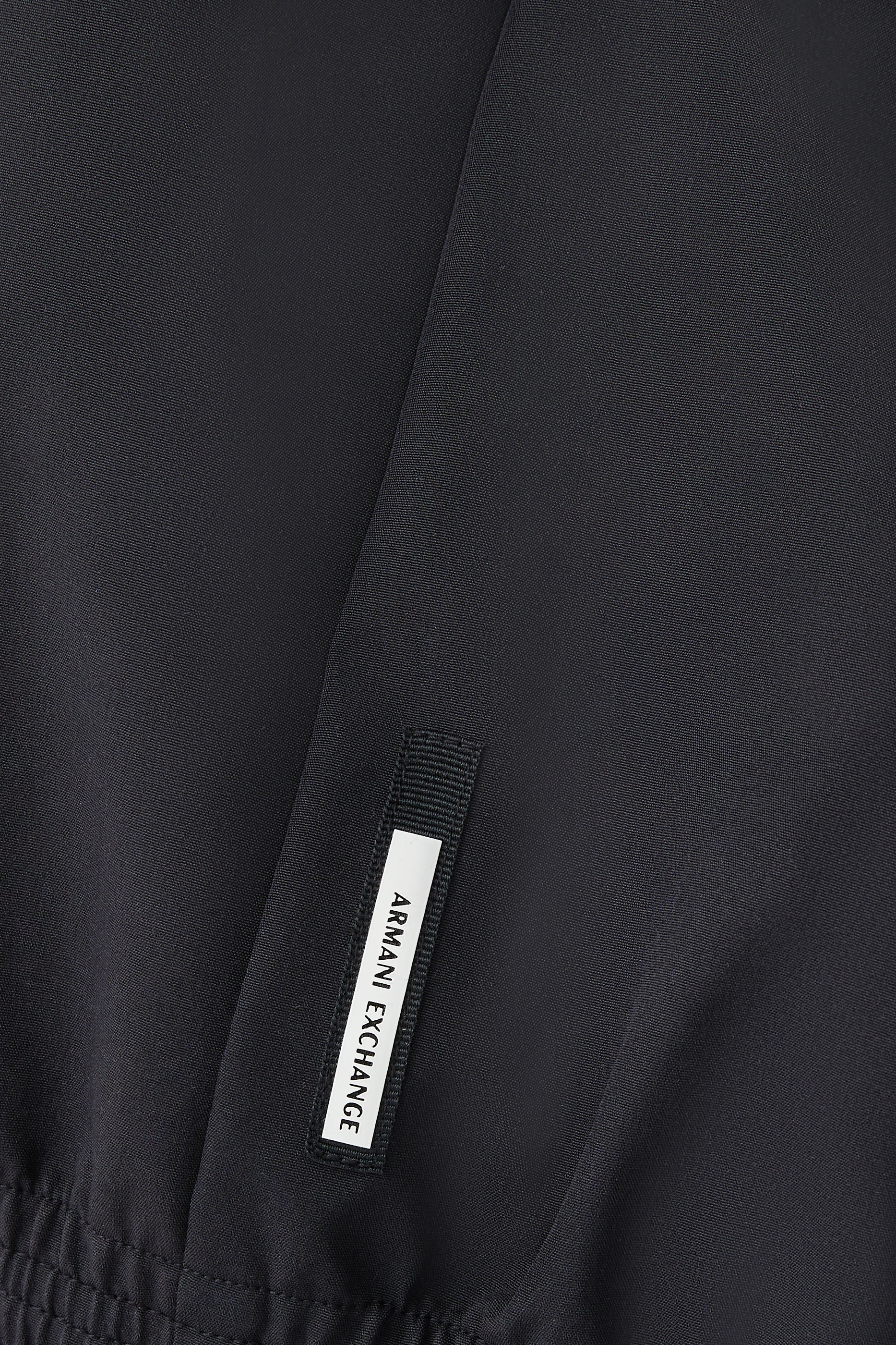 جاكيت فضفاض بشعار الماركة