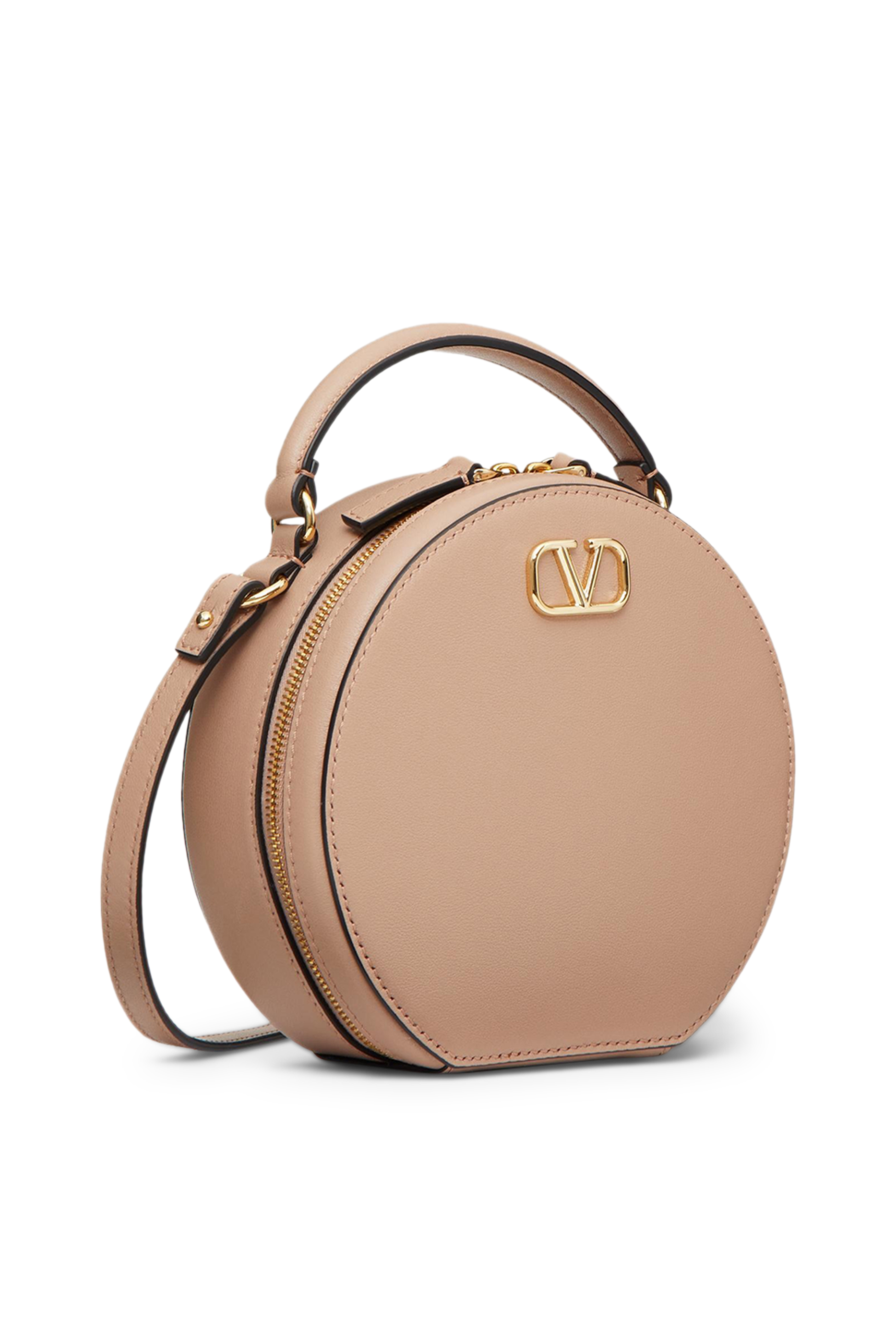 حقيبة صغيرة بشعار الماركة