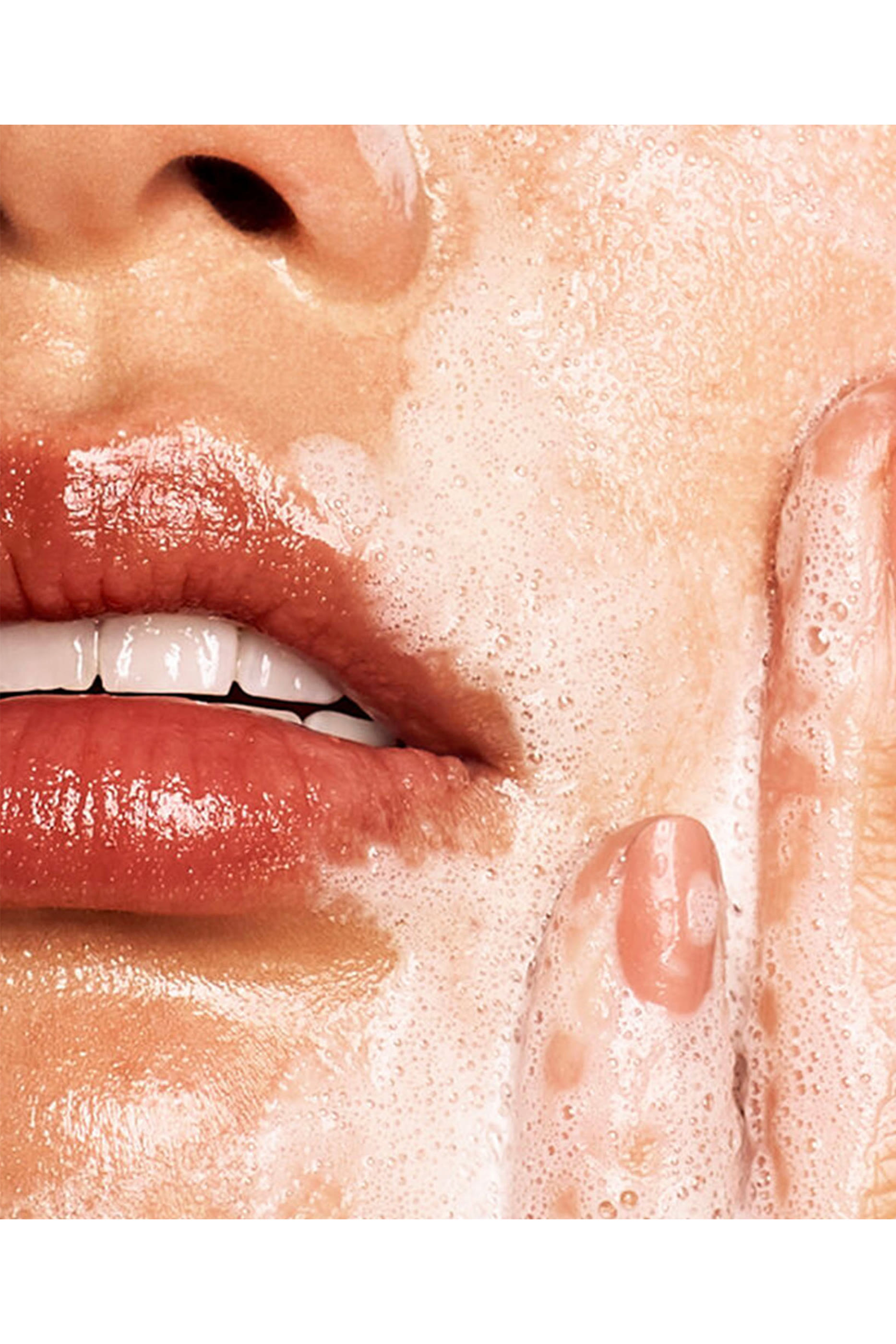 غسول يومي رغوي إراديكايت مع 3% كبريت