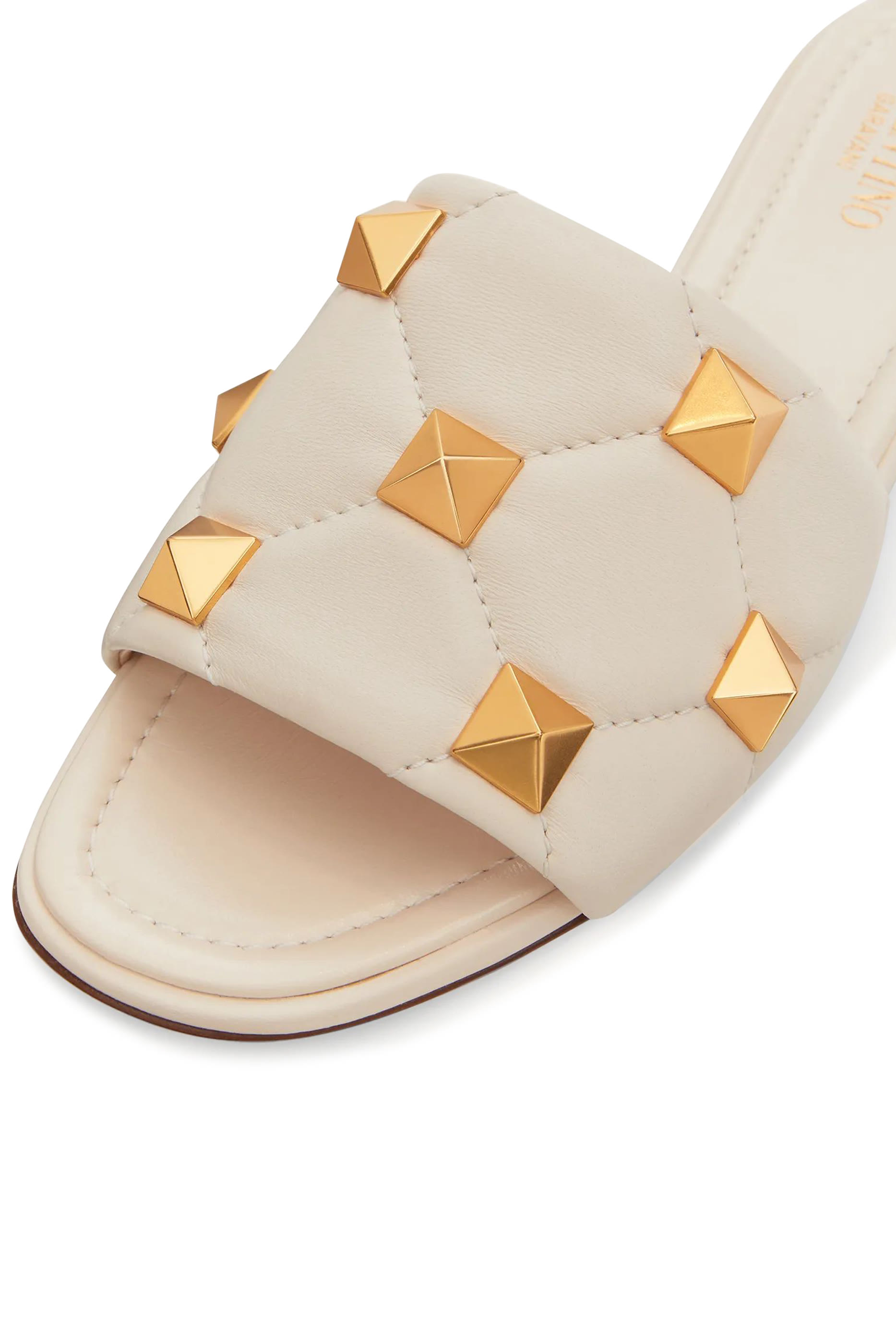 حذاء مفتوح رومان بحلي هرمية