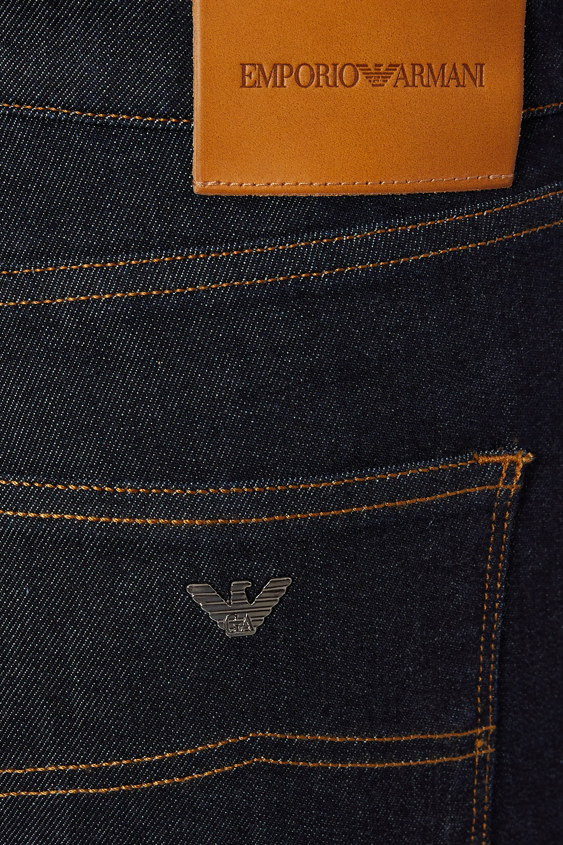 بنطال جينز J18 بقصة ضيقة