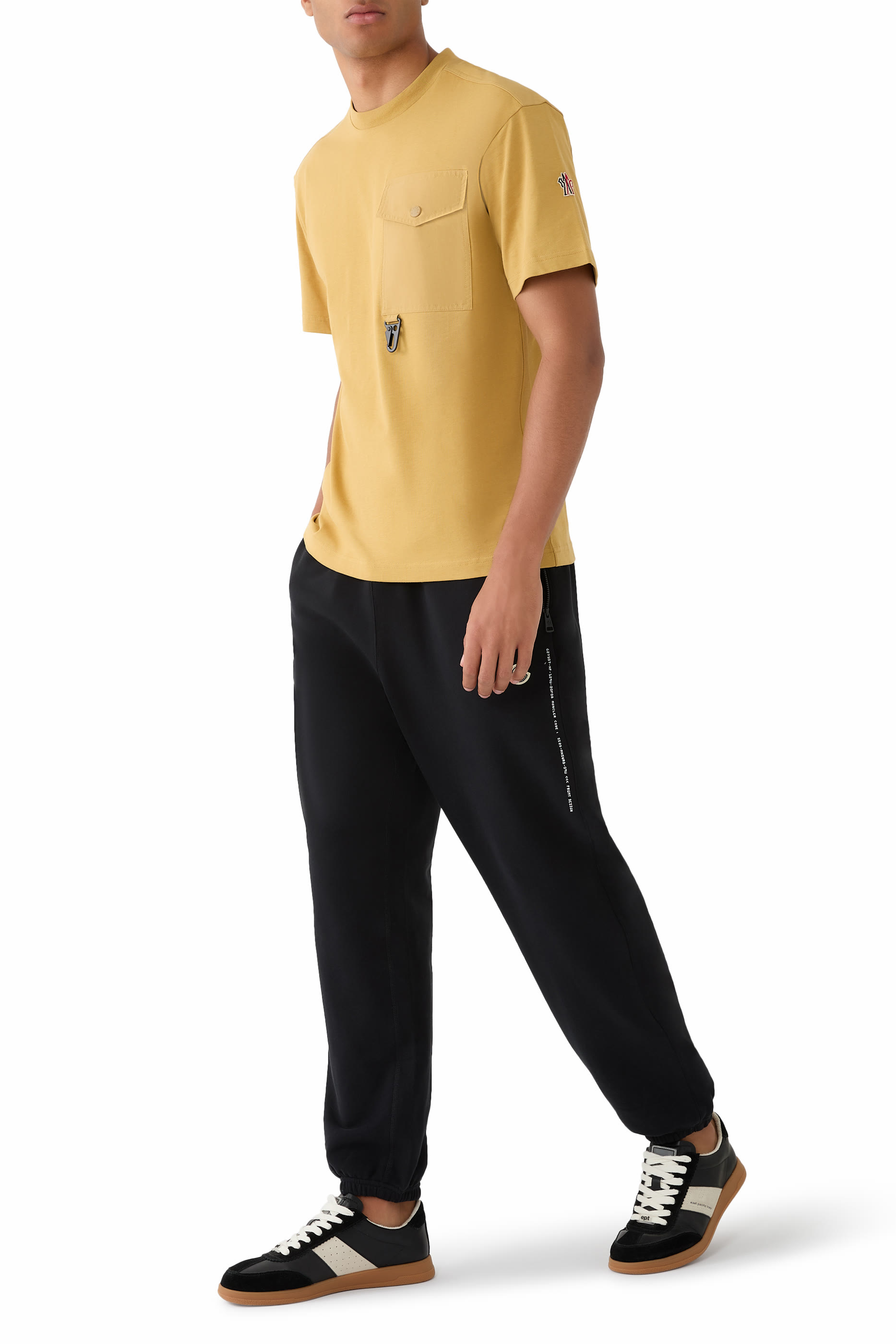 بنطال رياضي بشعار الماركة قطن