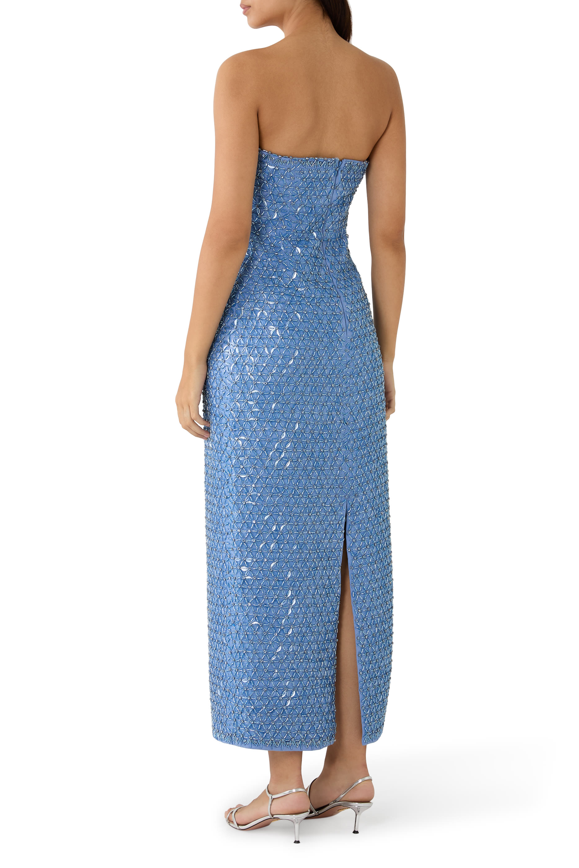 فستان فانيسا مطرز متوسط الطول بصدرية بلا حمالات