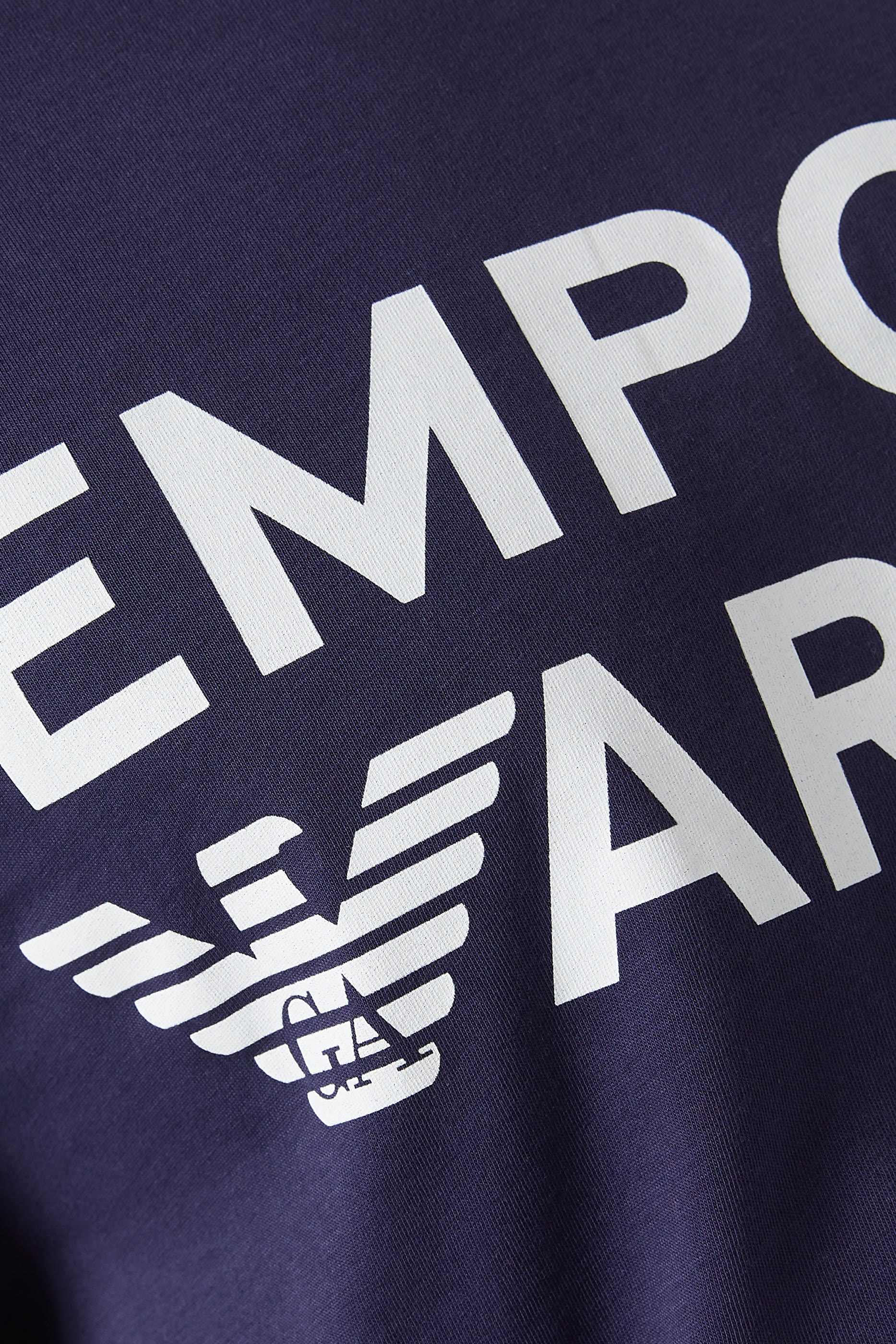 تيشيرت بشعار الماركة