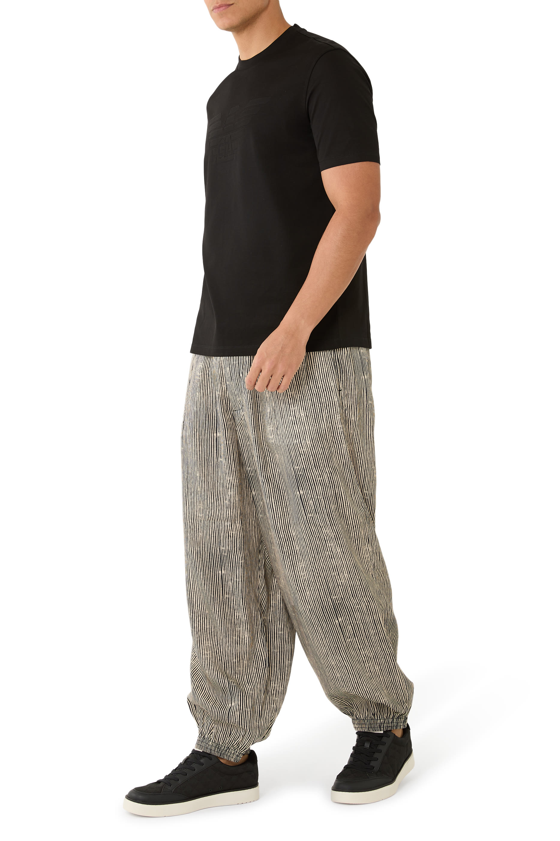 تيشيرت بشعار الماركة بلون مماثل جيرسيه