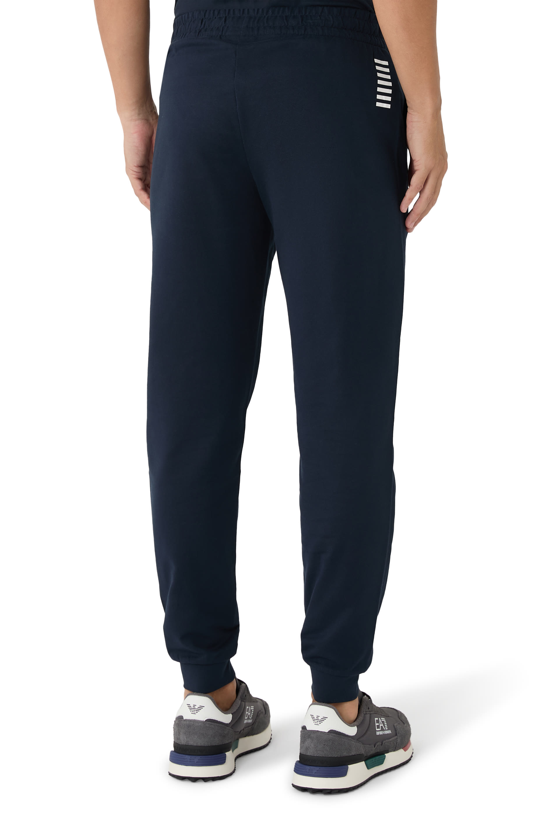 بنطال رياضي بشعار الماركة قطن