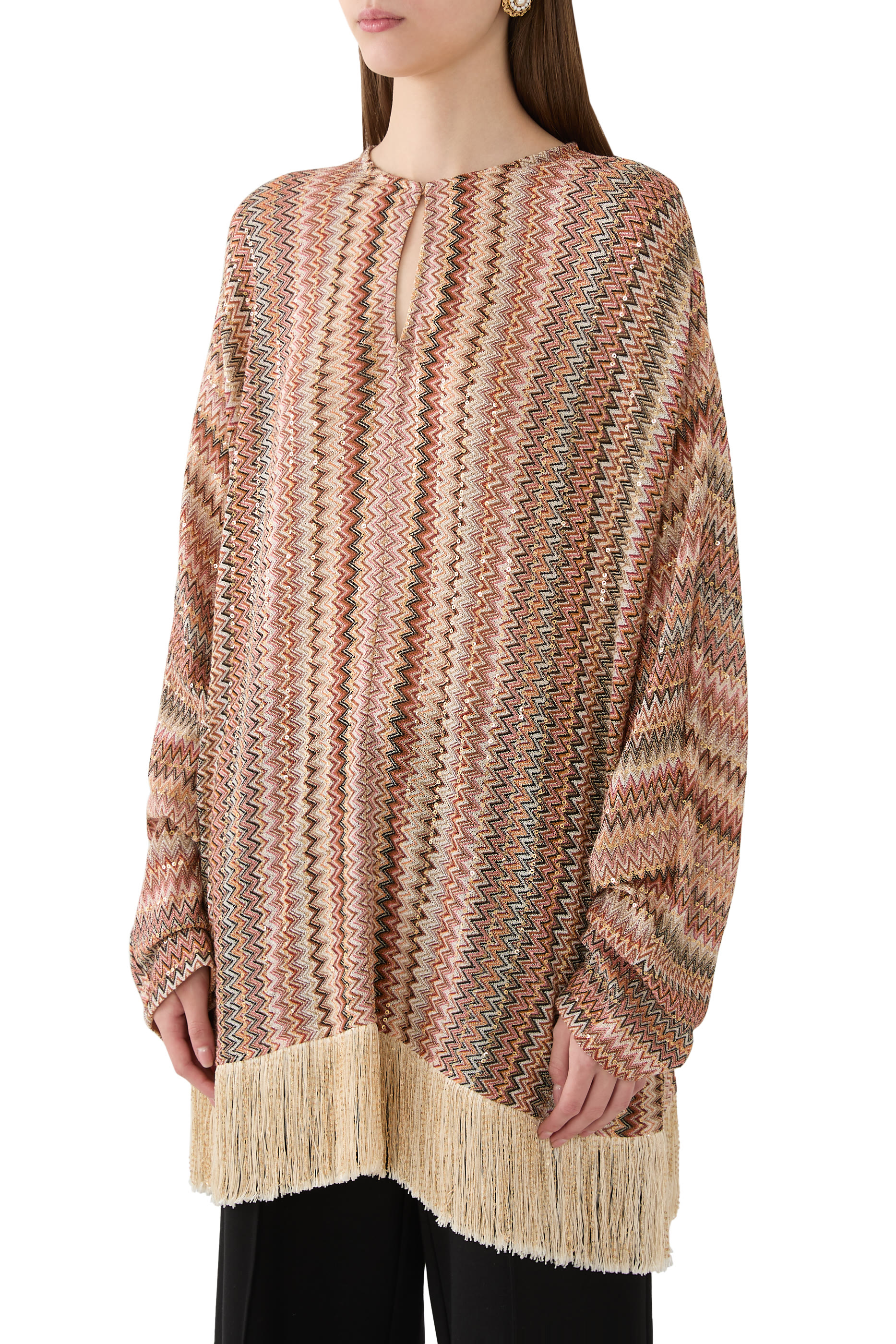  بلوزة بنقشة خطوط متعرجة مزينة بشراشيب وترتر بتصميم حصري