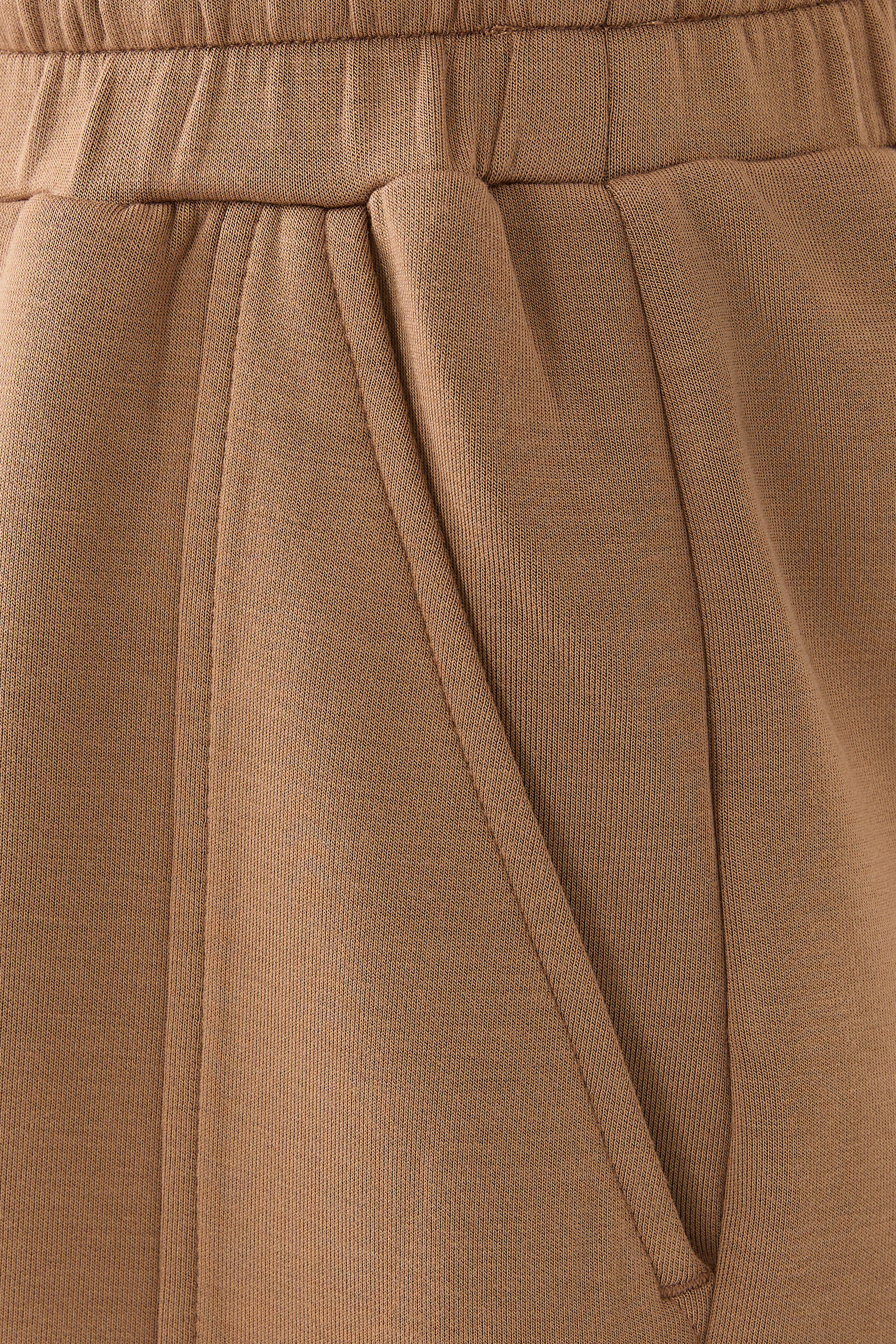 شورت أتريوم بخصر مرتفع