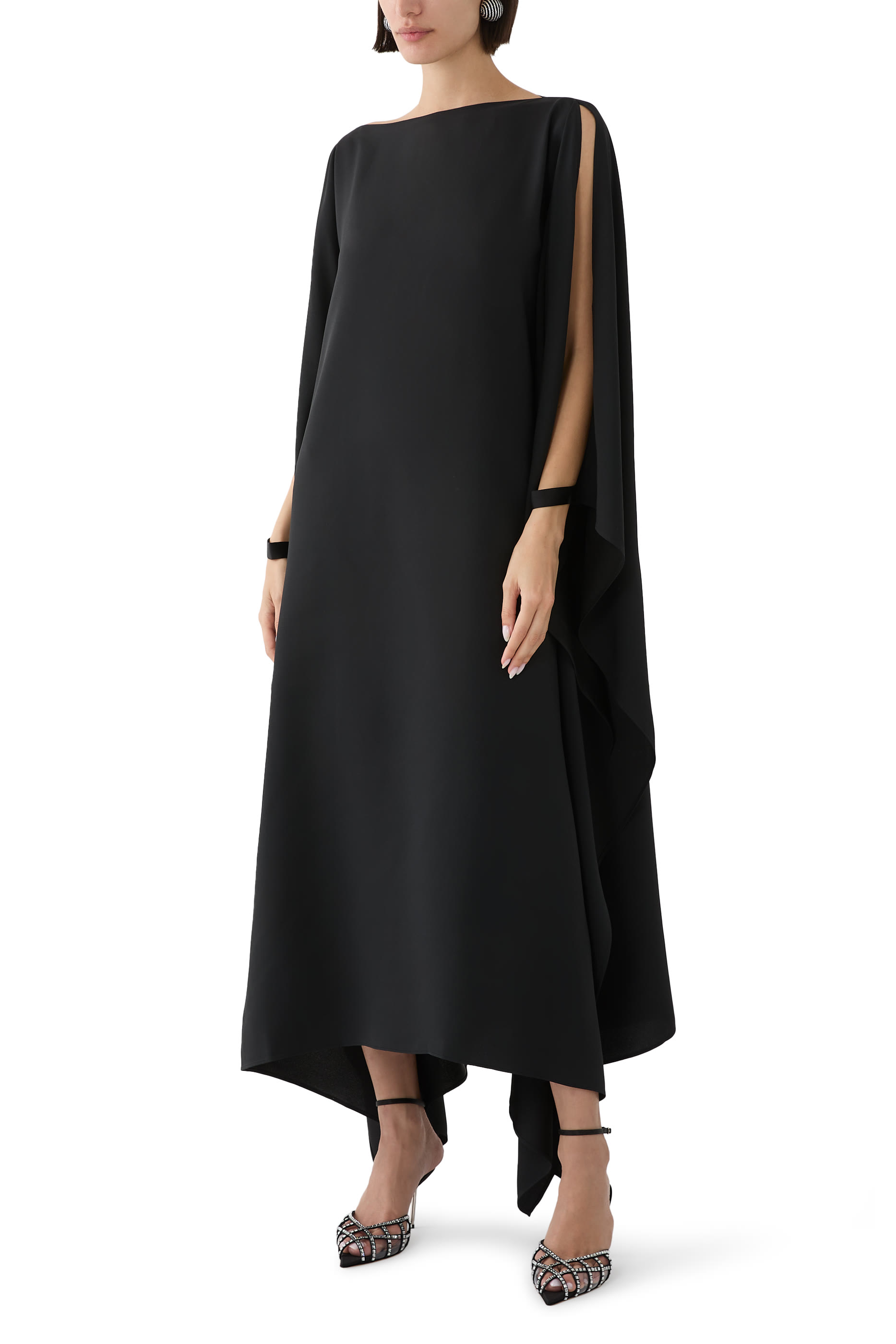 قفطان بارثس طويل بأكتاف مكشوفة