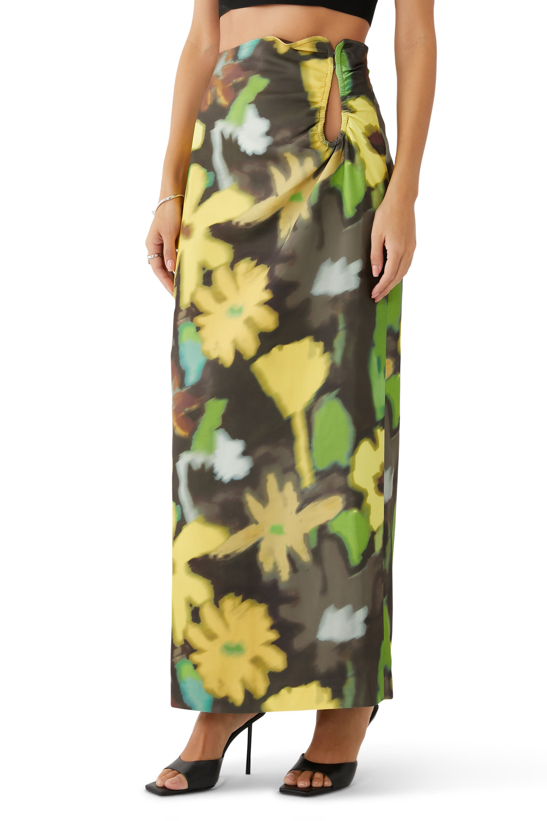 تنورة إيلا طويلة