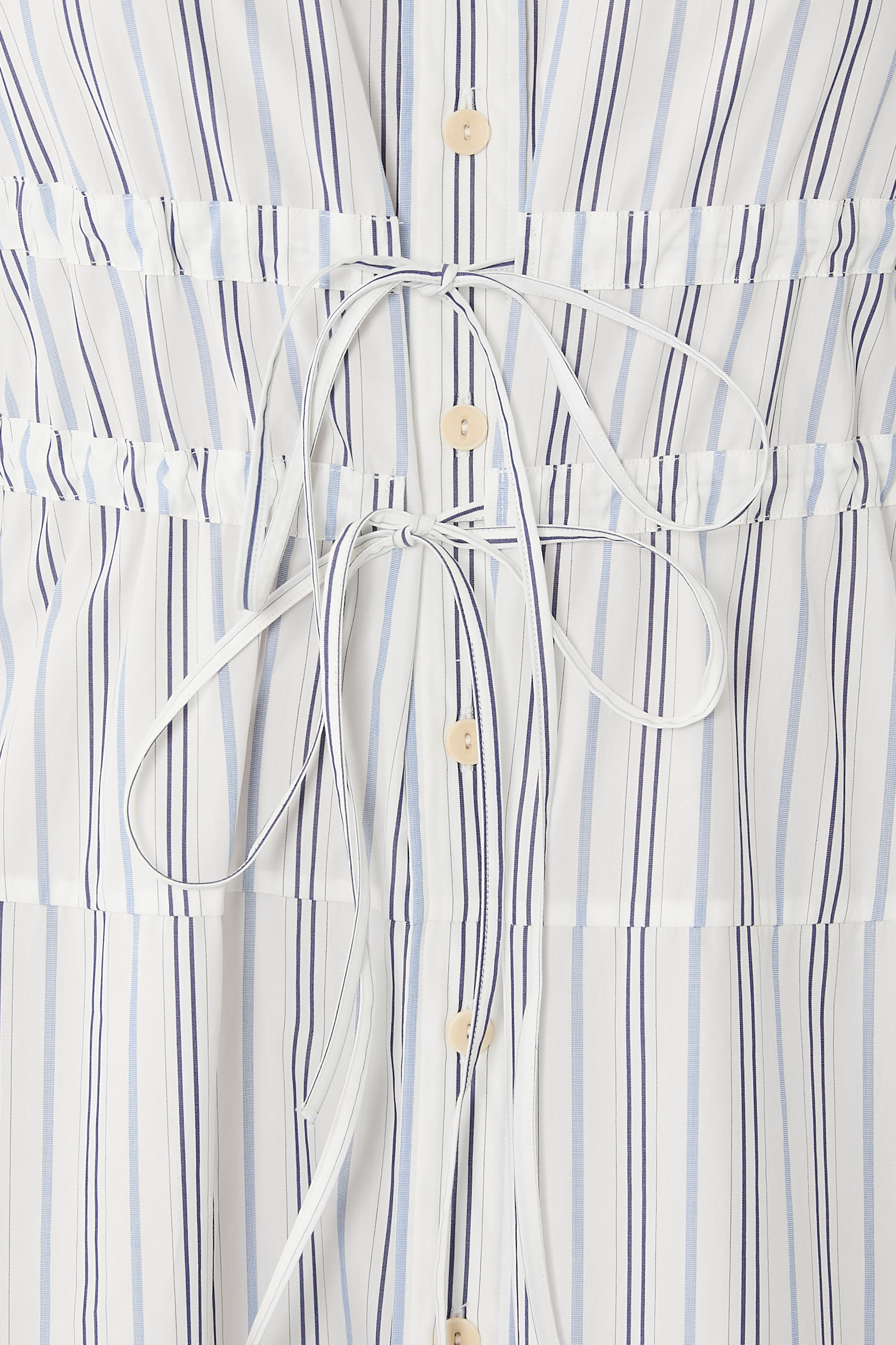 فستان كلاريتي