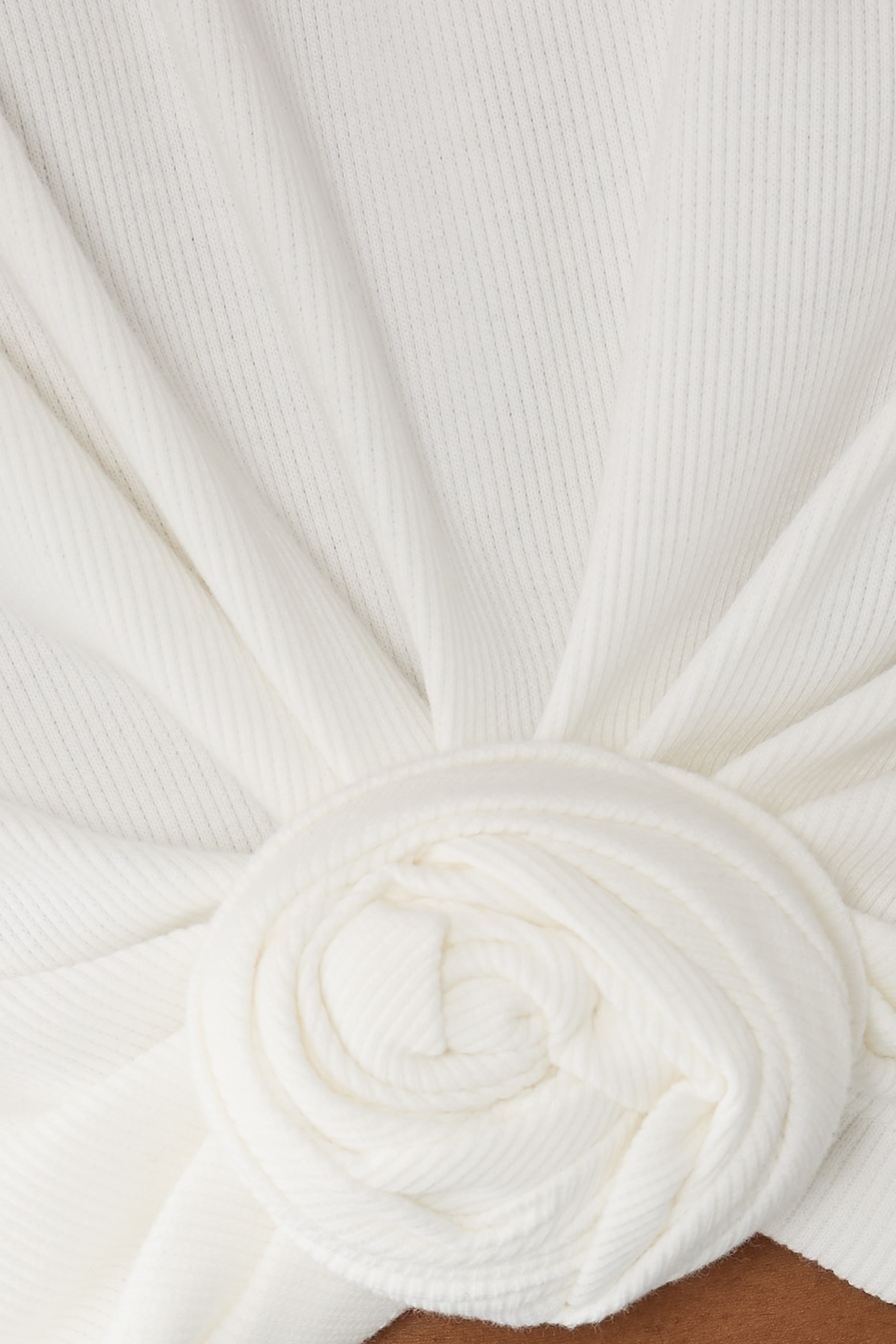 تيشيرت بعقدة نسيج مضلع