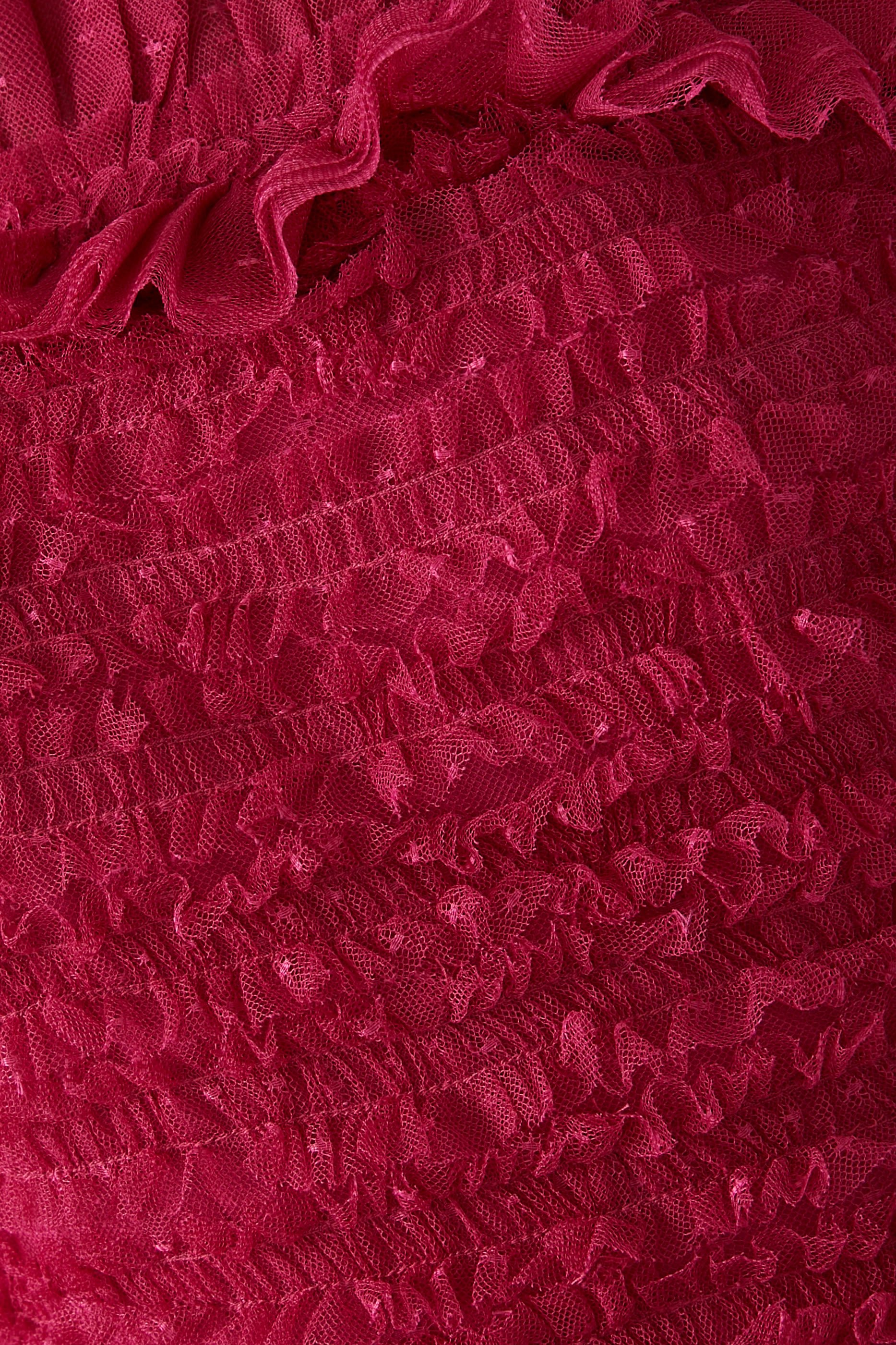 فستان ليزيت قصير بأكتاف متساقطة وكشكش ونقشة دقيقة