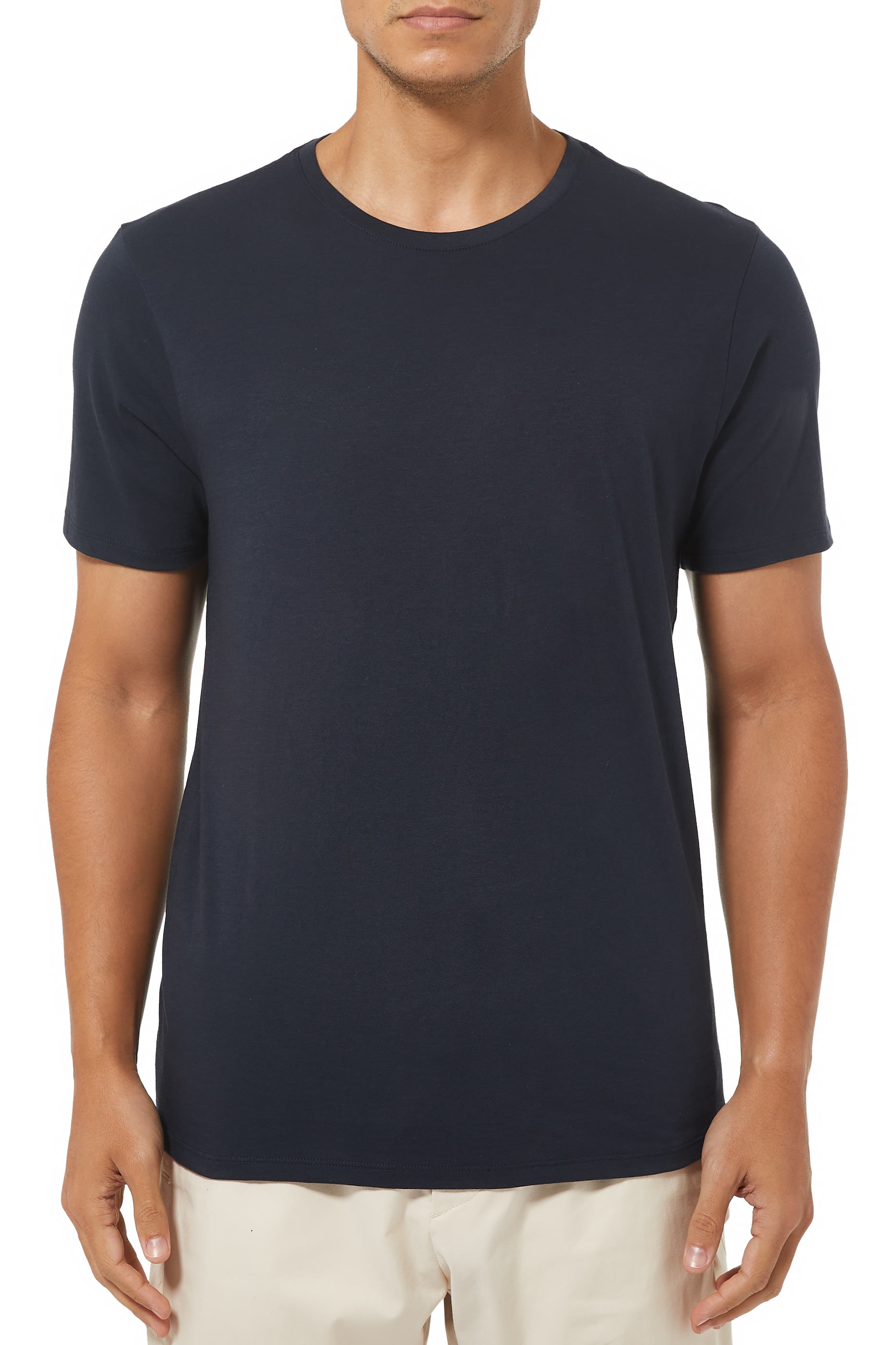 تي شيرت بفتحة رقبة مستديرة