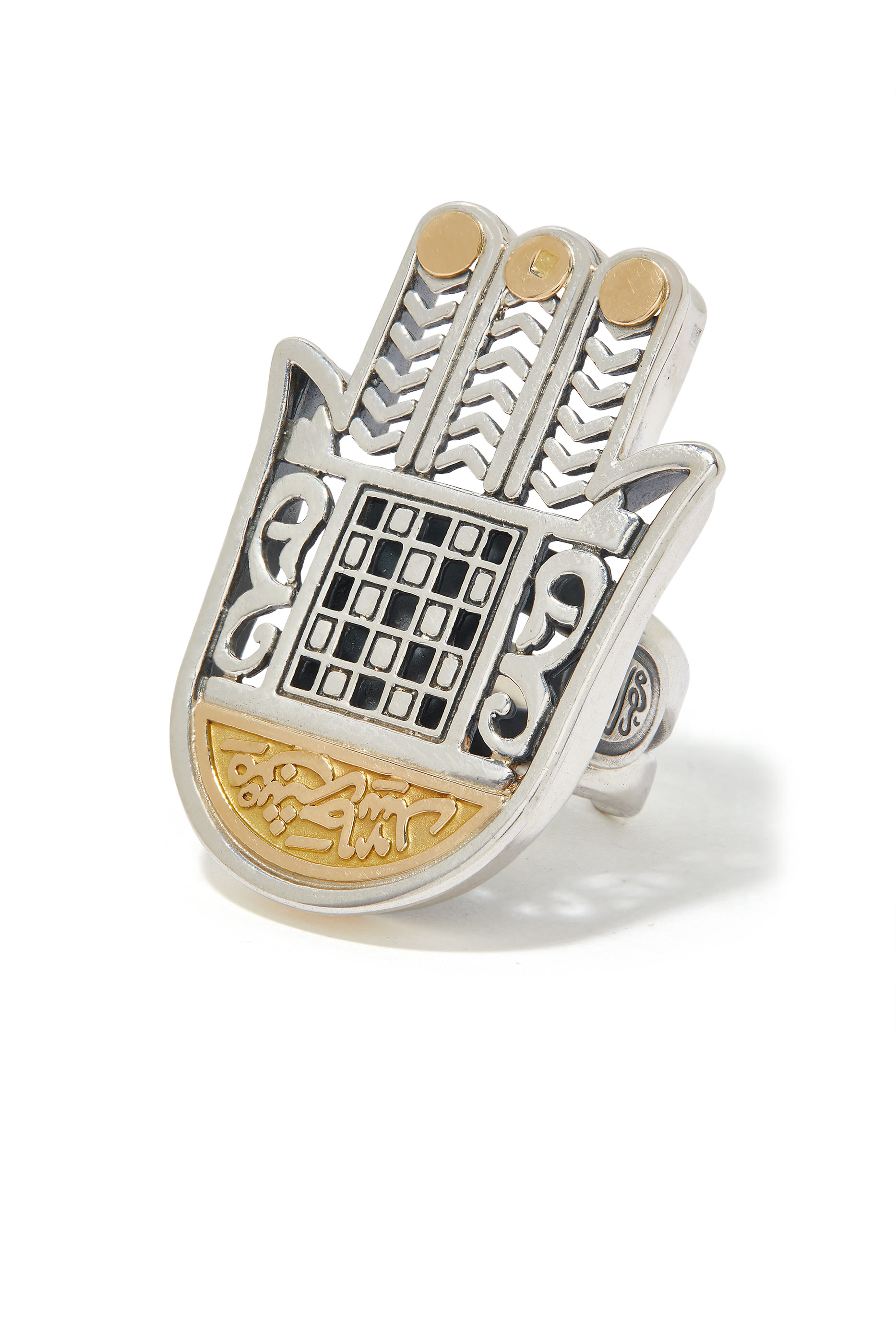 خاتم بحلية على شكل كف