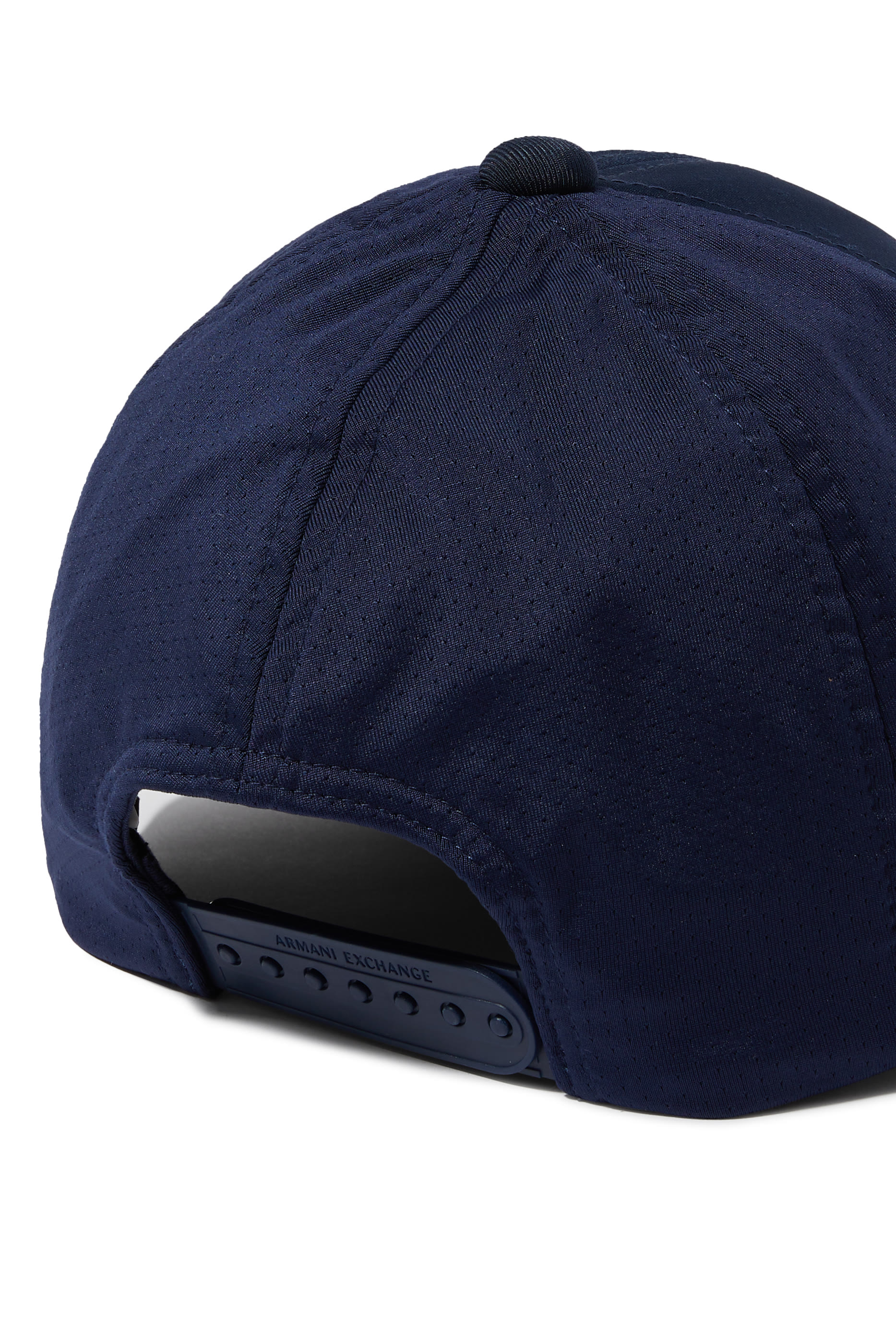 كاب بشعار الماركة