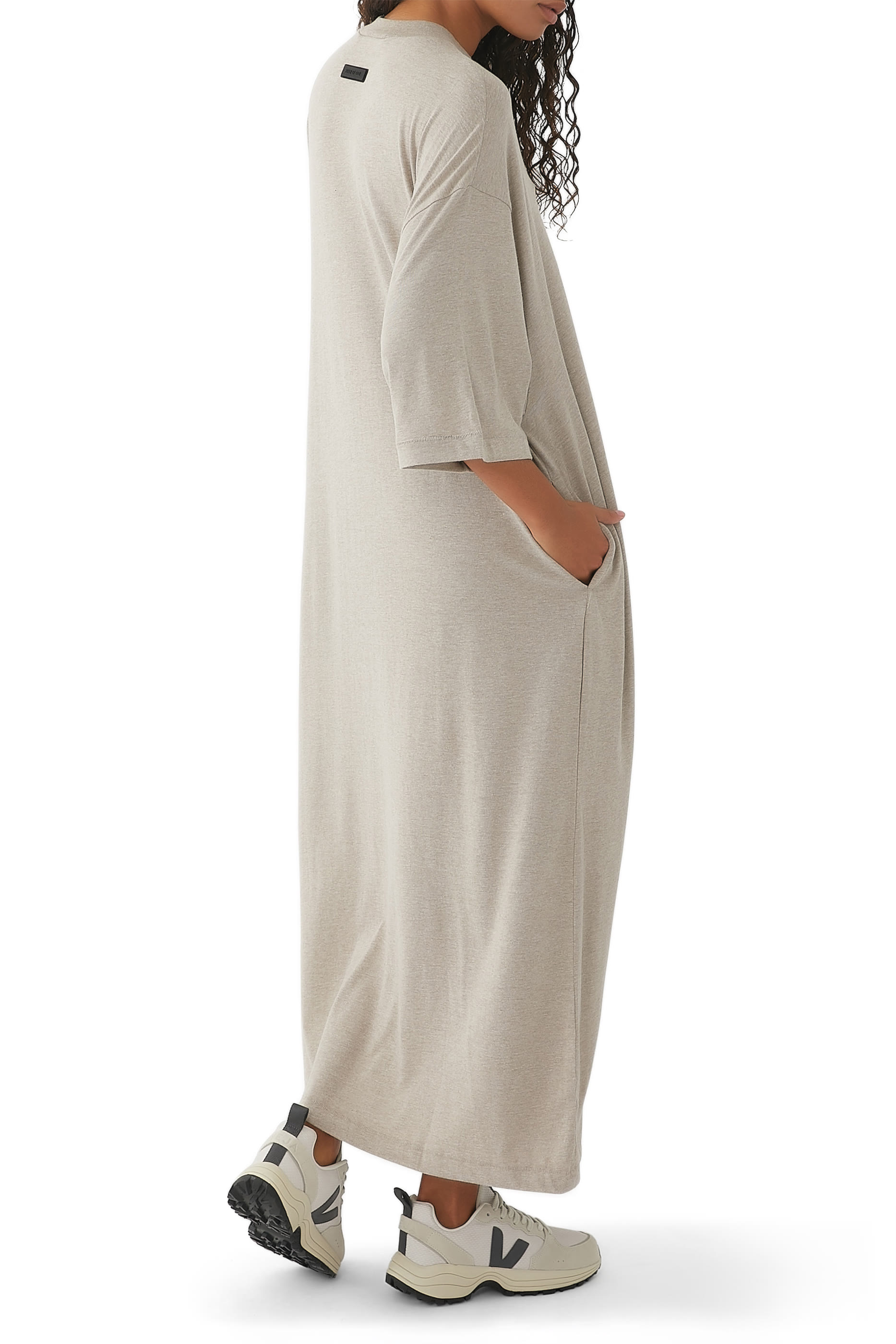 فستان إسنشالز بأكمام بطول ثلاثة أرباع 