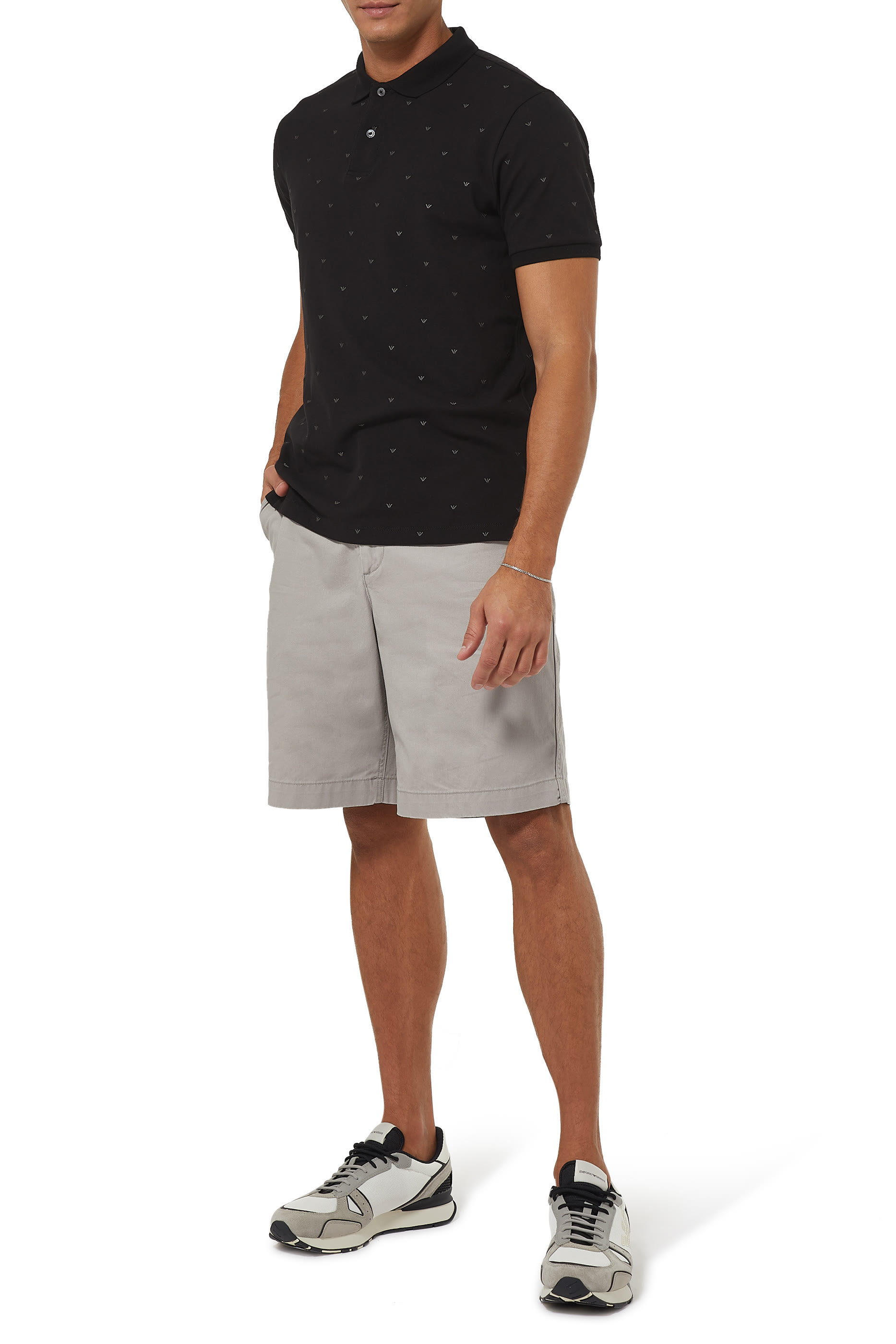 سنيكرز مزين بشعار النسر مخطط