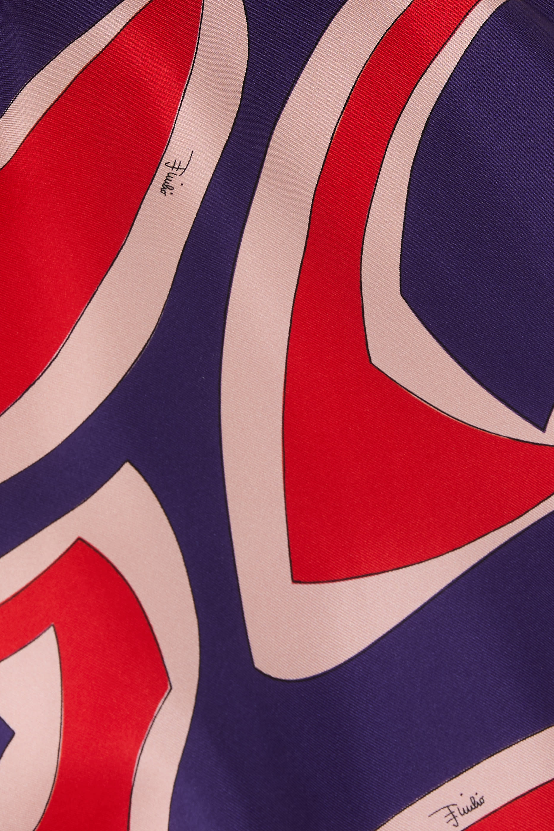 بلوزة بلا أكمام بطبعة لابيرينتو