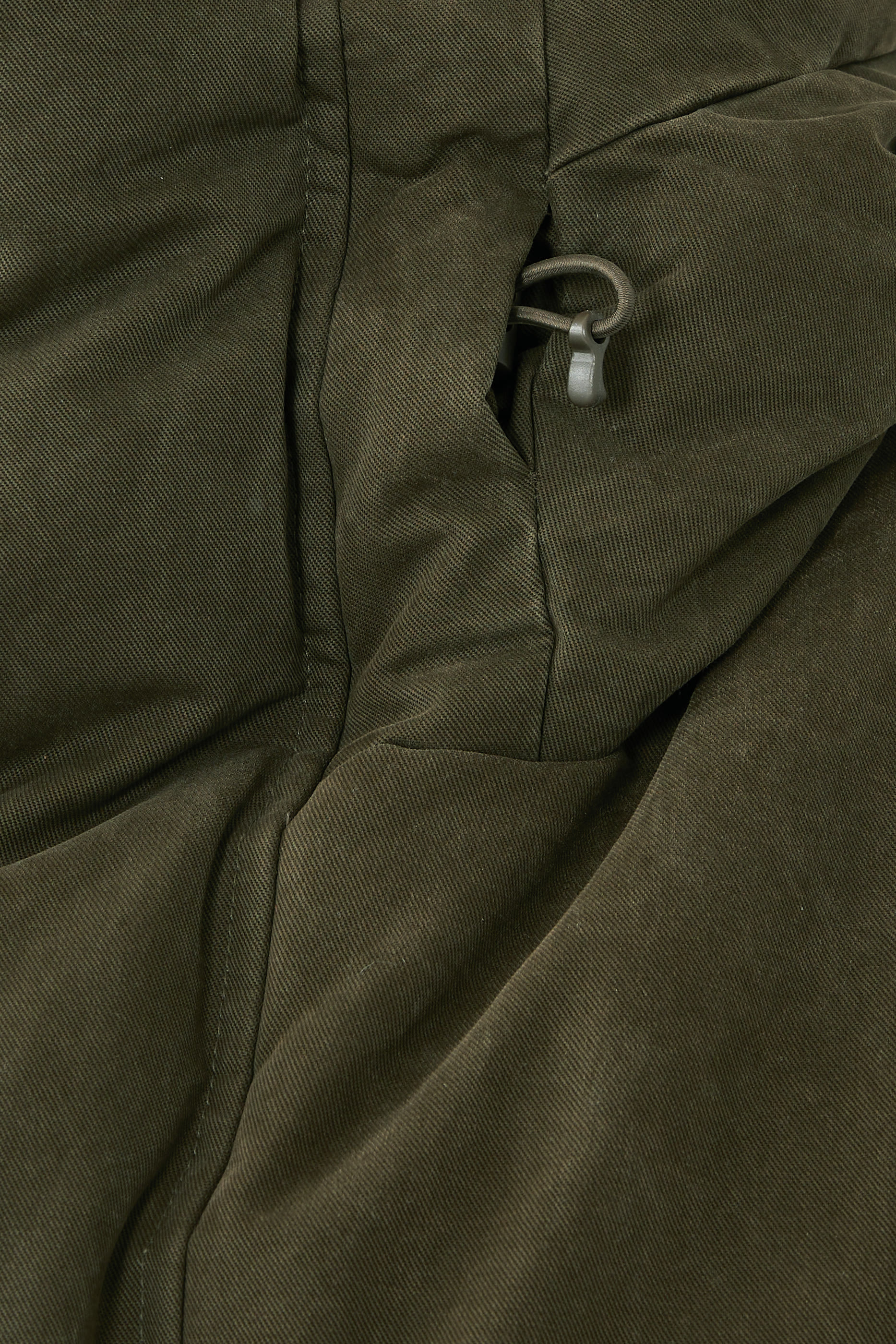 جاكيت بافر ام ام ال بغطاء رأس