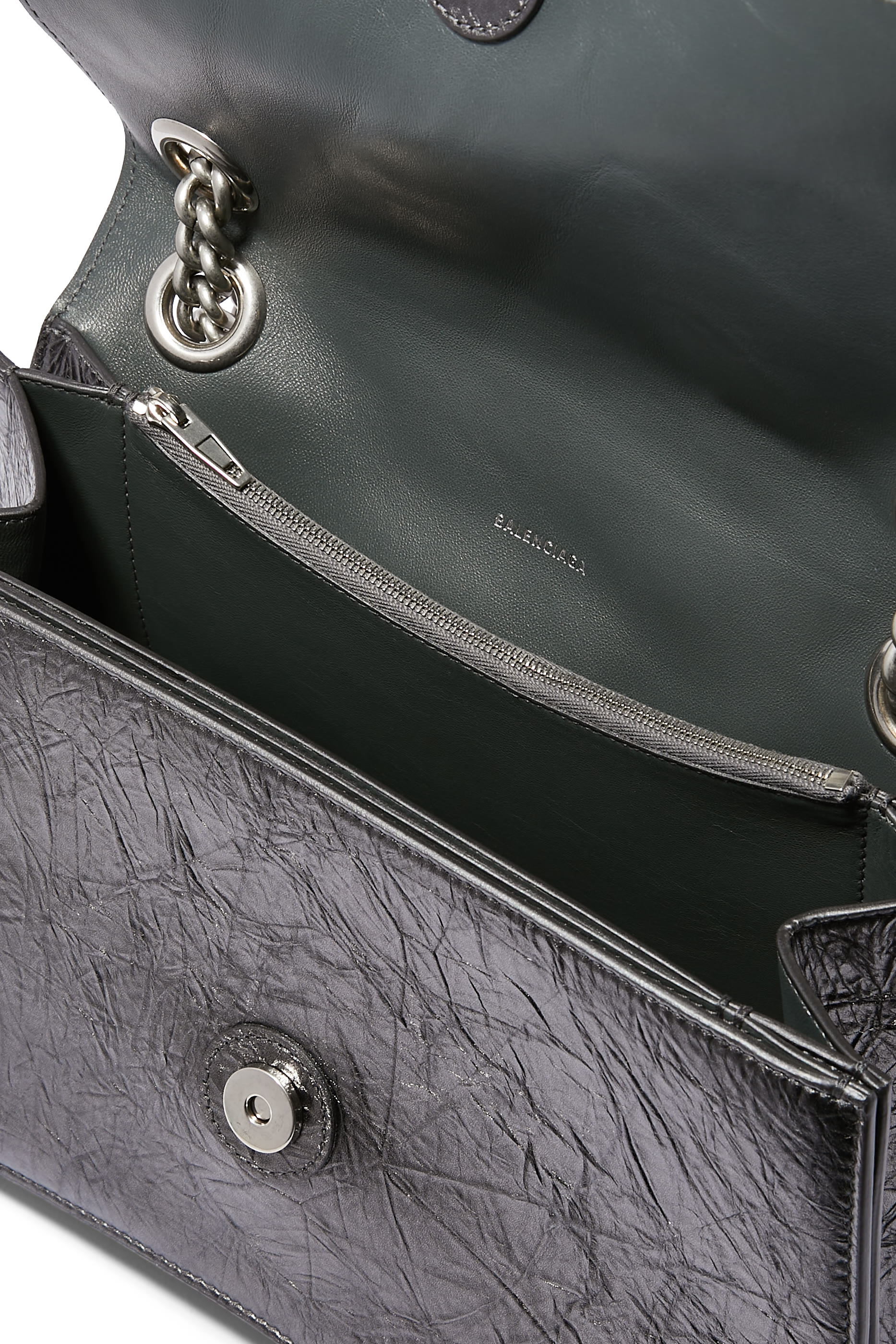 حقيبة كراش متوسطة بسلسلة