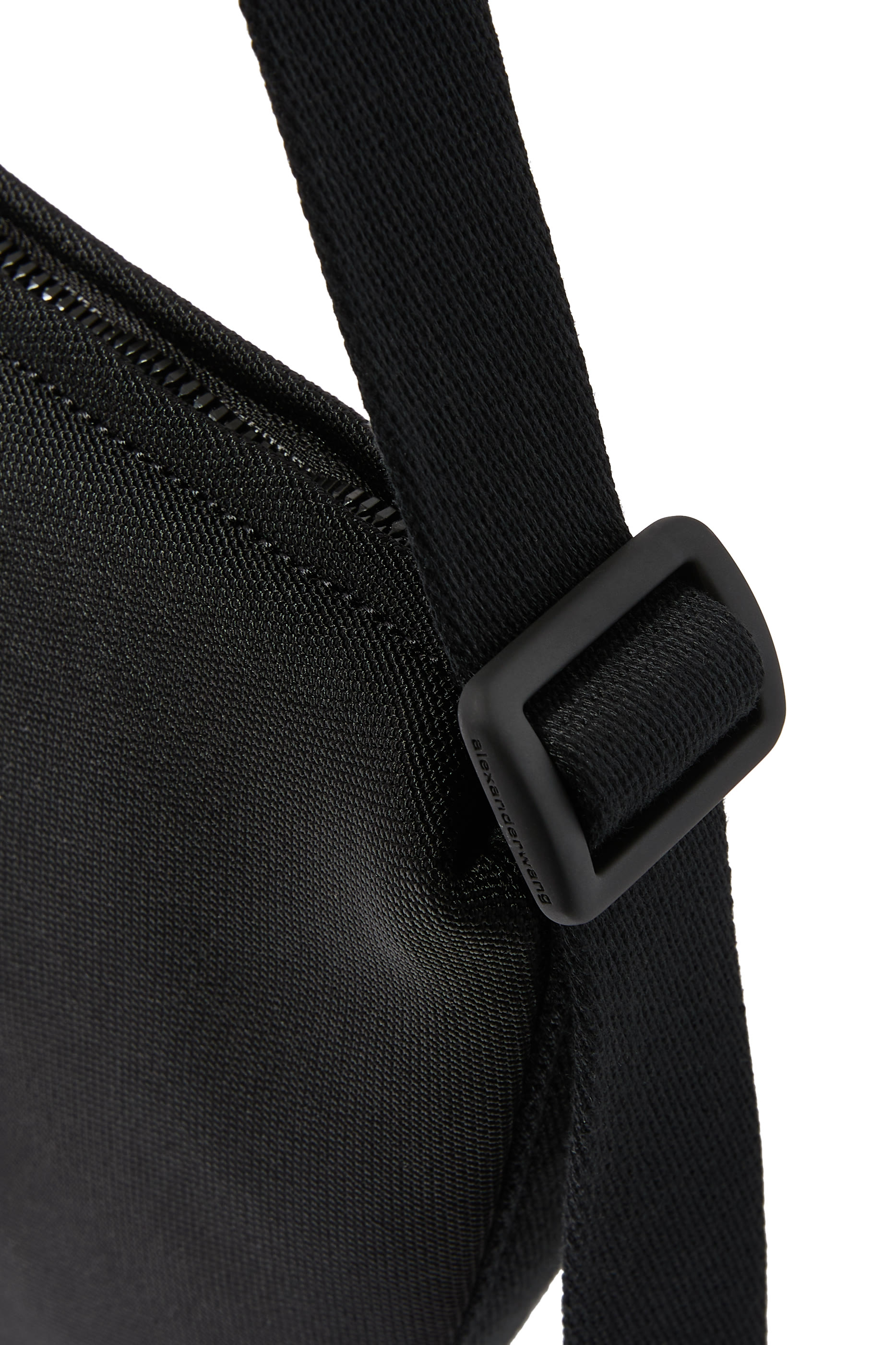 حقيبة كروس بودي بو صغيرة