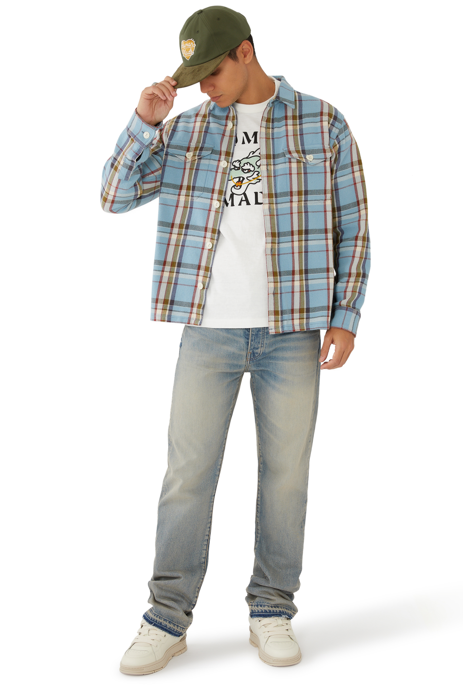 كاب بقلب مطرز بشعار الماركة