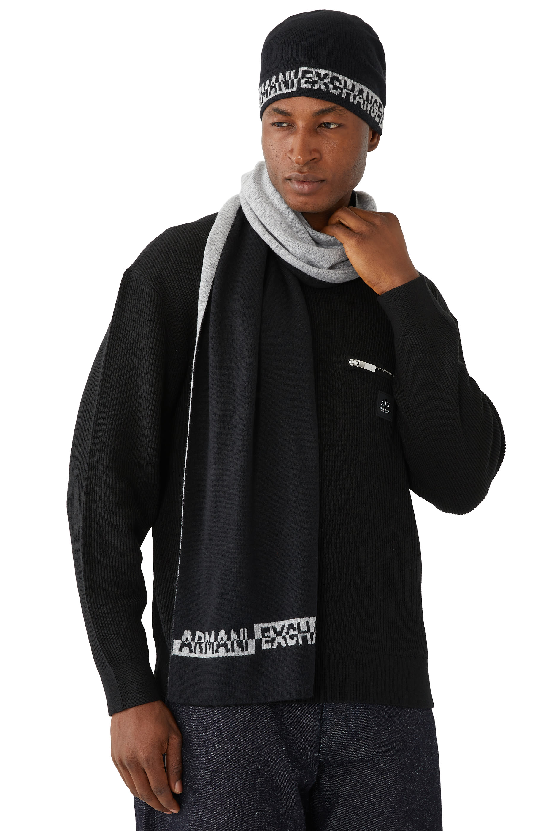 طقم قبعة بيني ووشاح منسوج بنقشة إنتارسيا