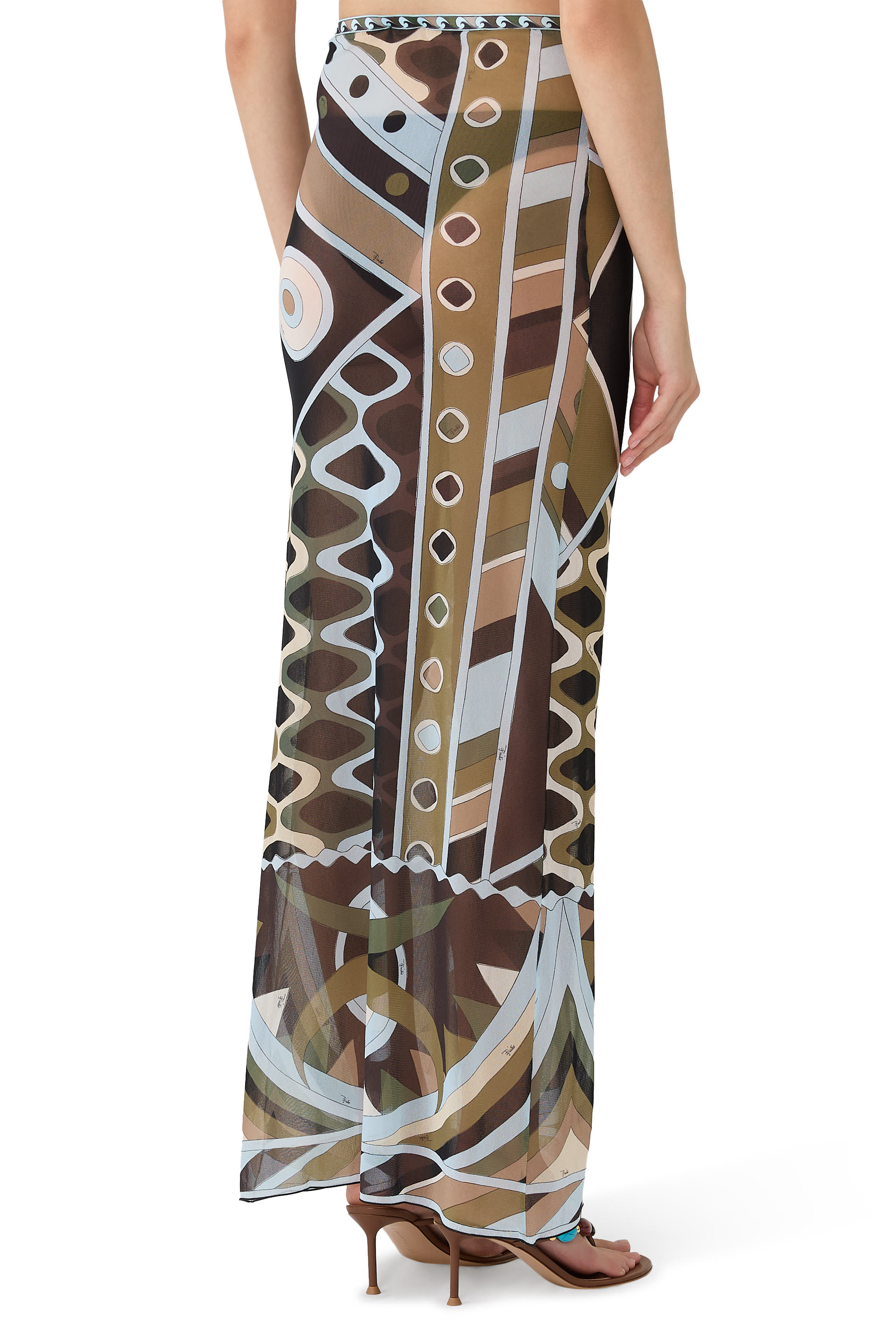 تنورة تول طويلة بنقشة فيفارا