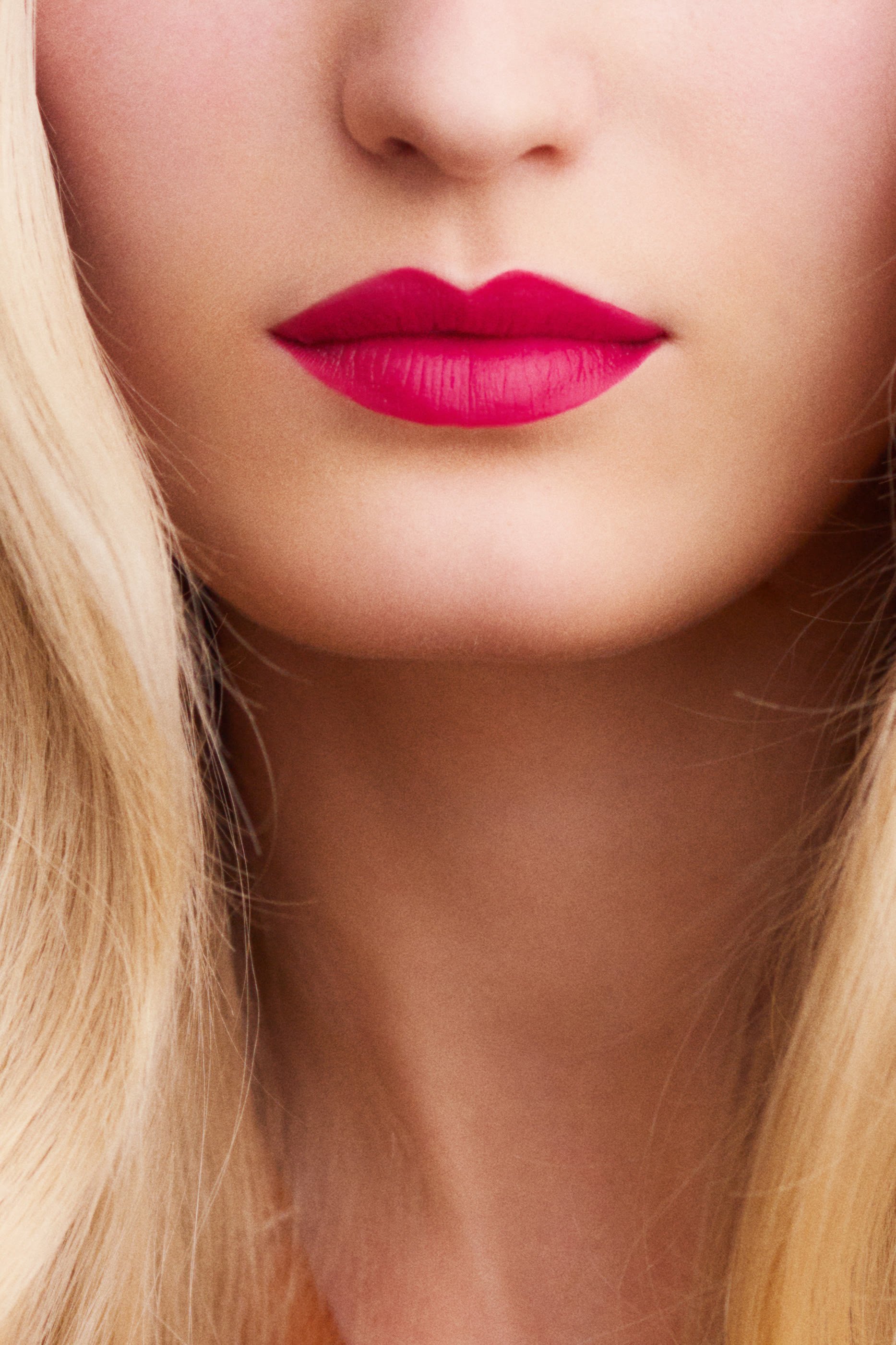 أحمر شفاه روج غير لامع درجة روز نوي