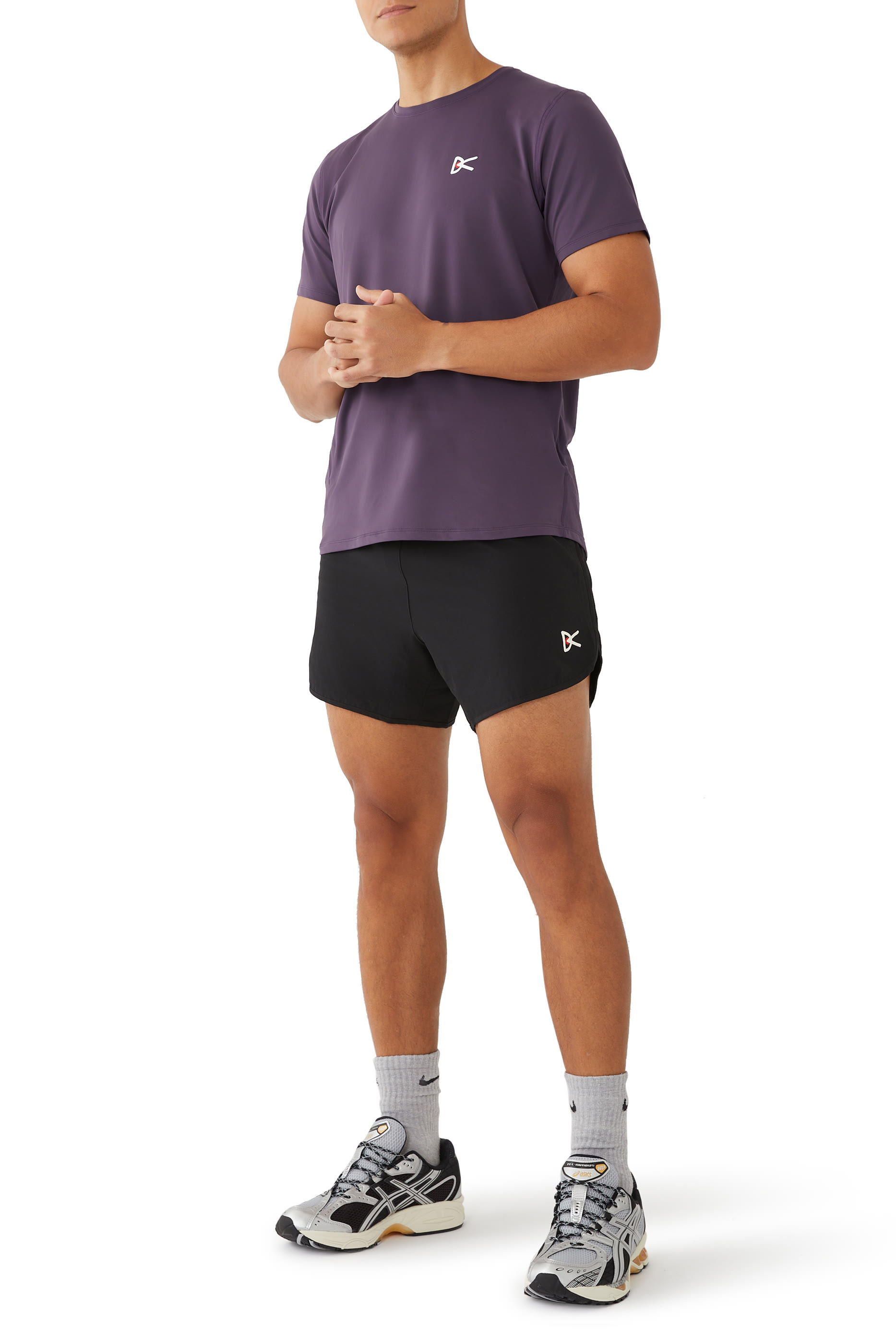 تيشيرت خفيف الوزن بأكمام قصيرة