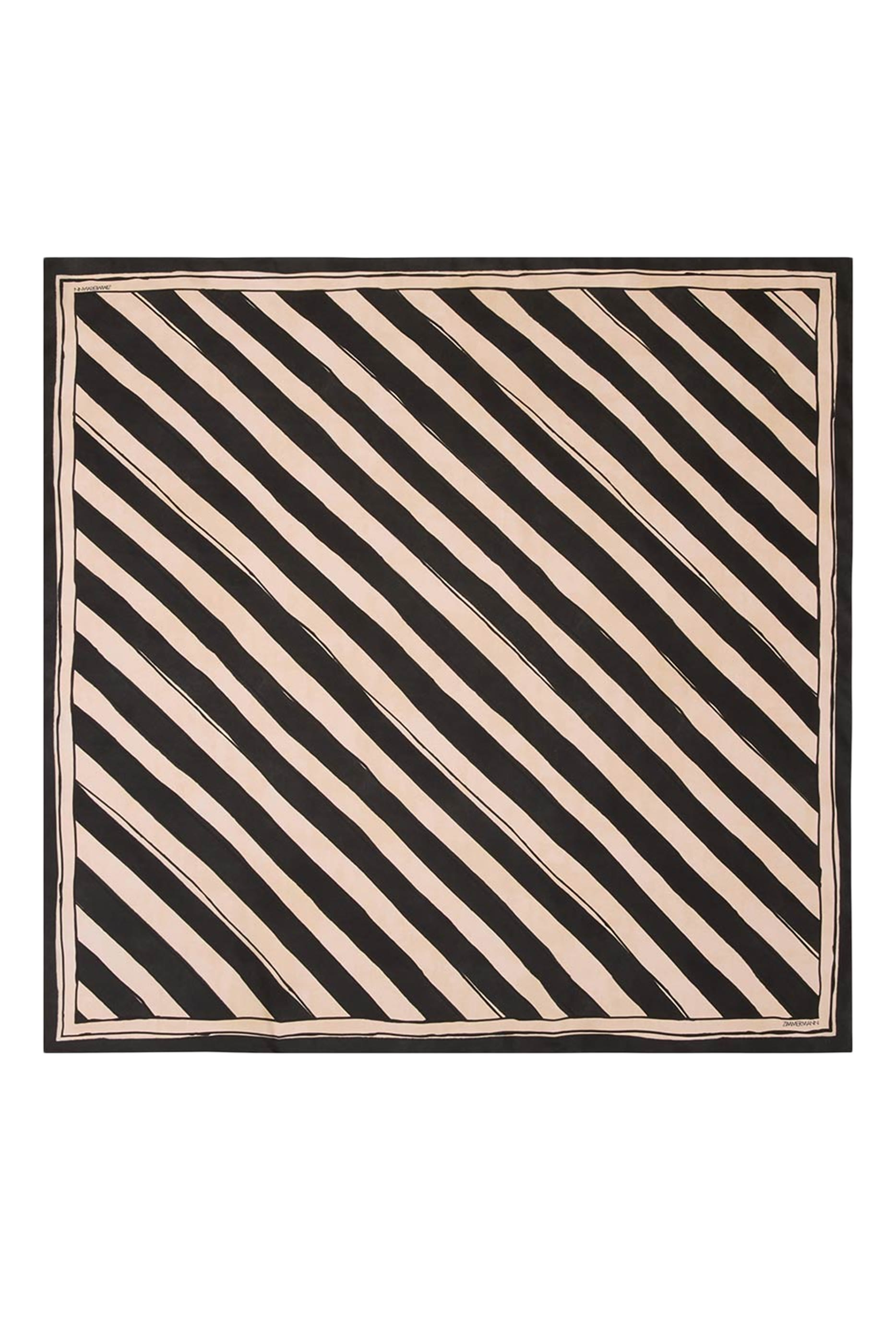 وشاح بتصميم مربع وطبعات حرير