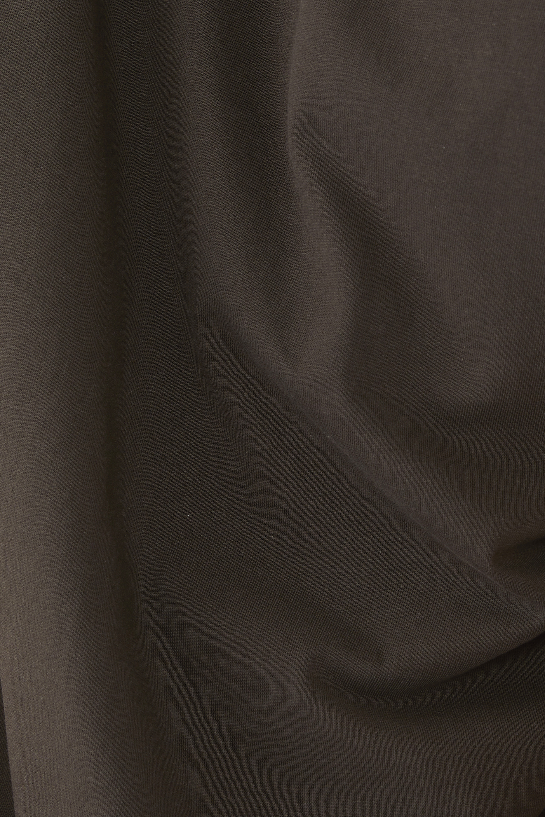 تيشيرت بشعار الماركة قطن